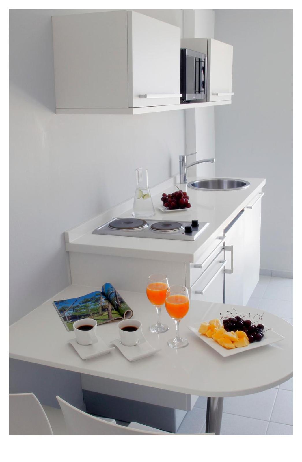 Apartment with Side Sea View - Photo 8