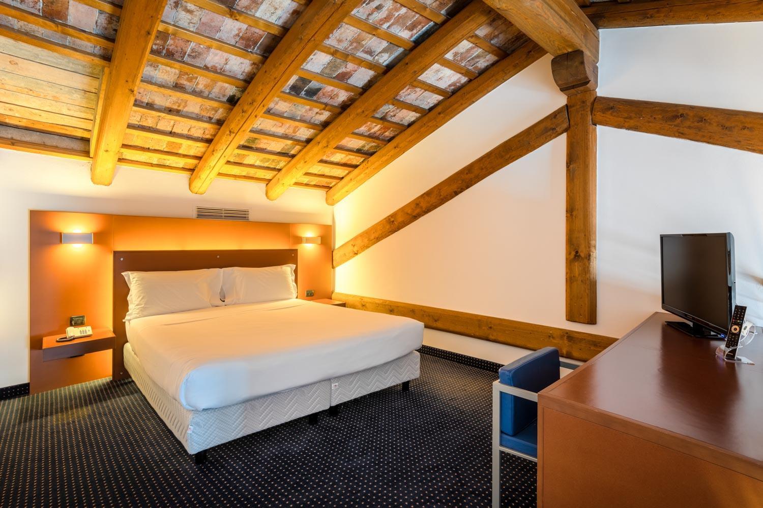 Suite with Canal View