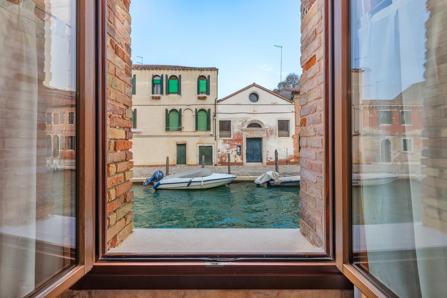 Deluxe Double or Twin Room with Canal View