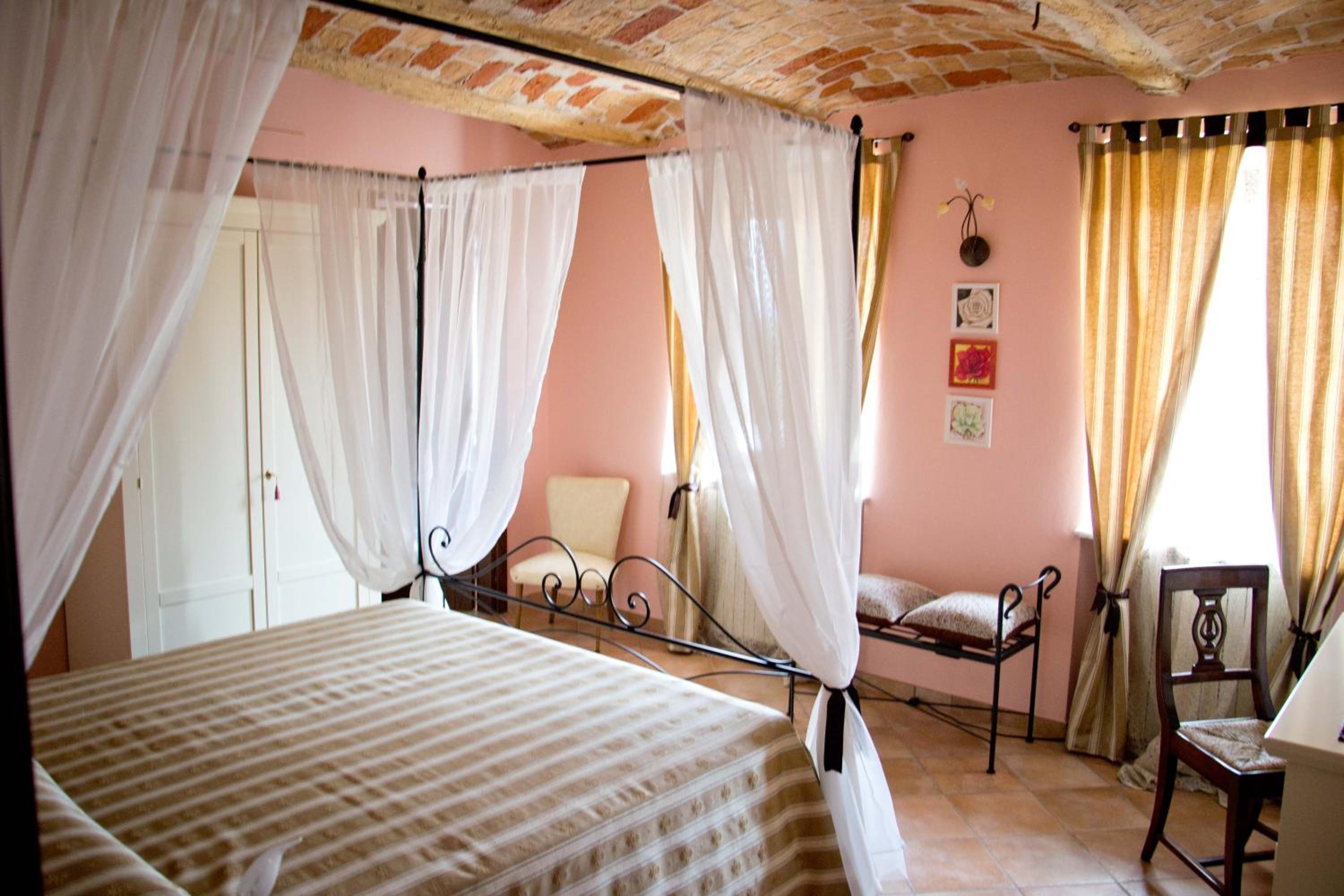 Double Room with Private Bathroom photo 1