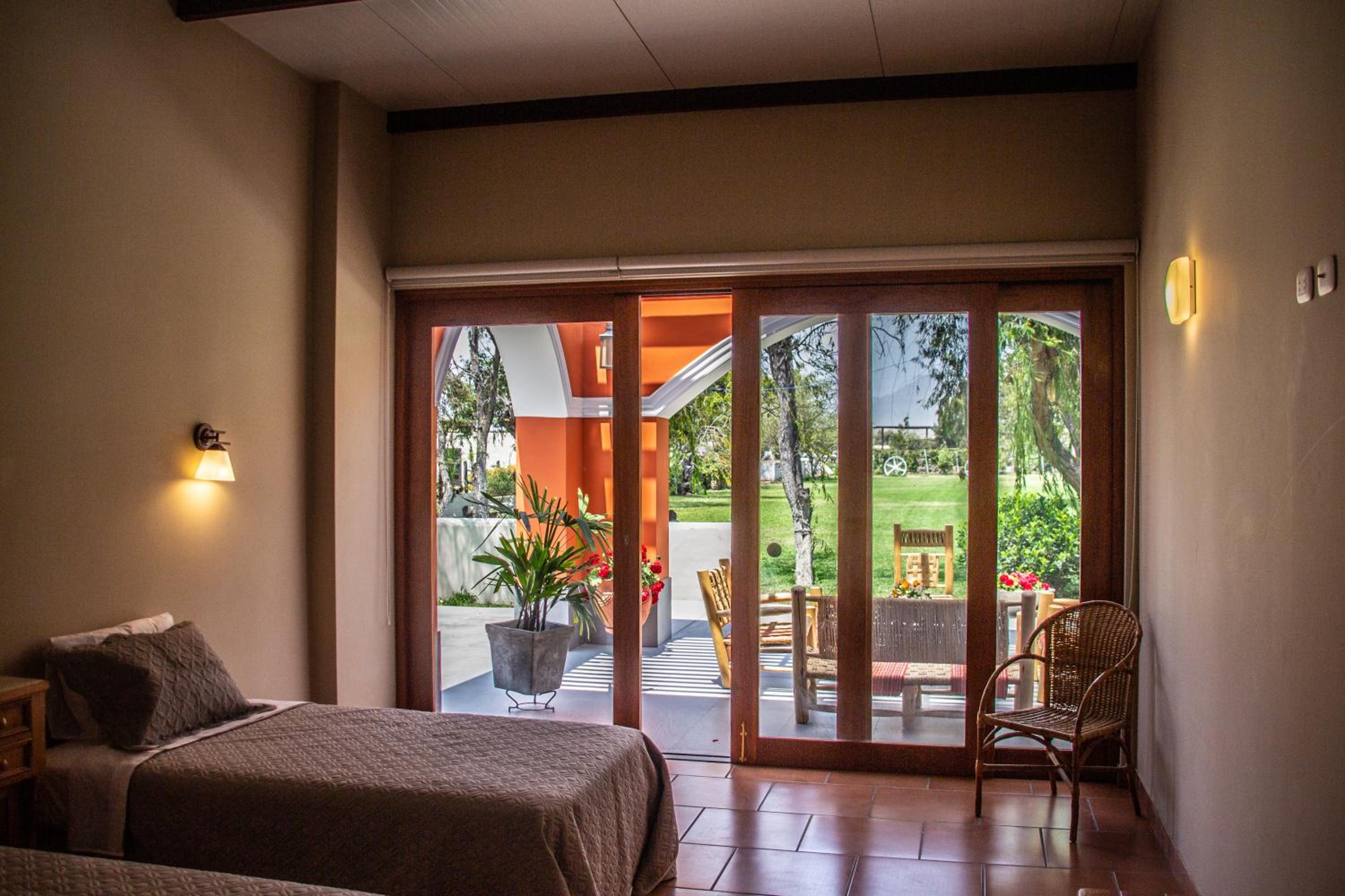 Family Room with Garden View photo 3