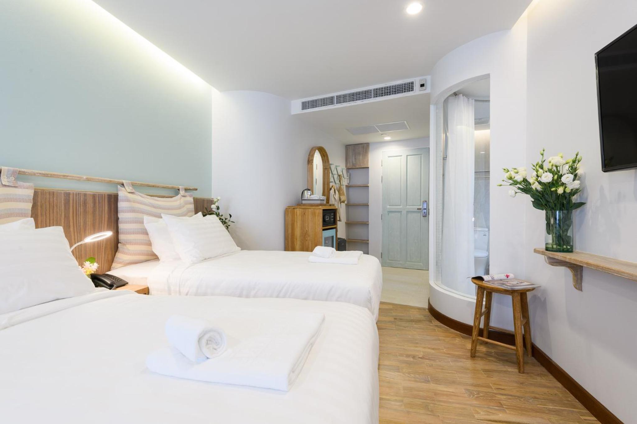 Deluxe Twin Room with Balcony
