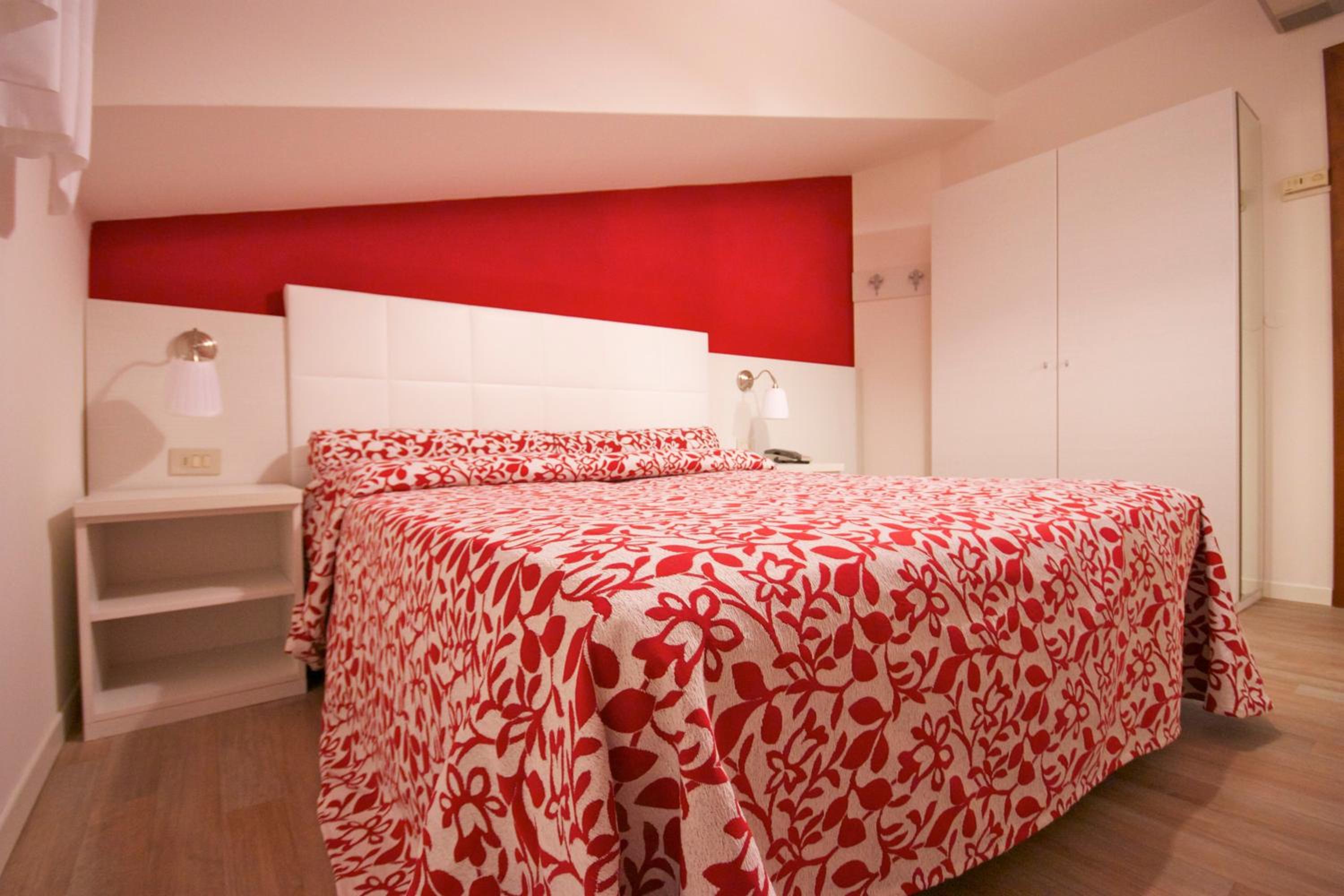 Budget Double Room photo 1