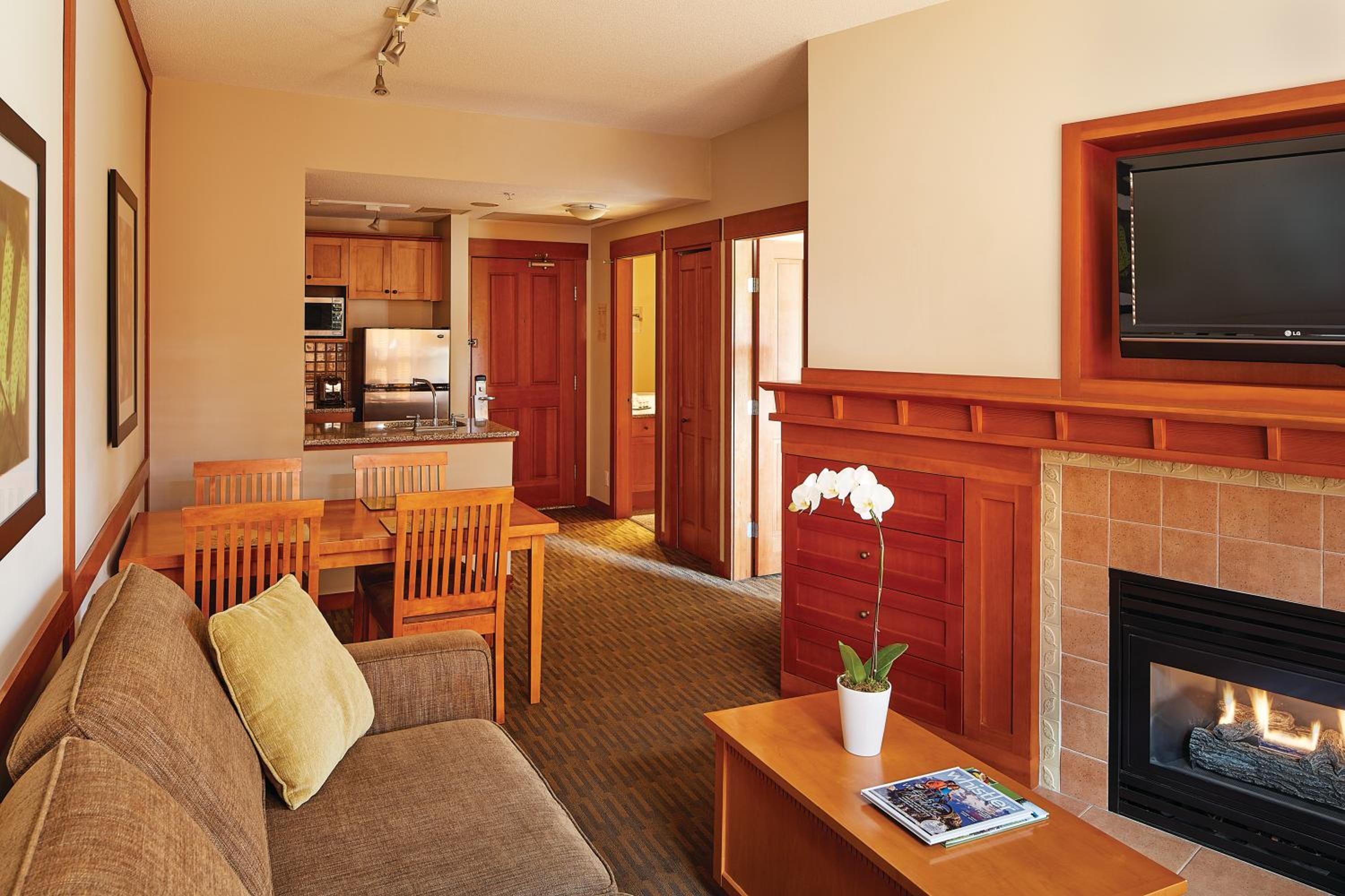 One Bedroom Lower Floor Suite - Photo 1