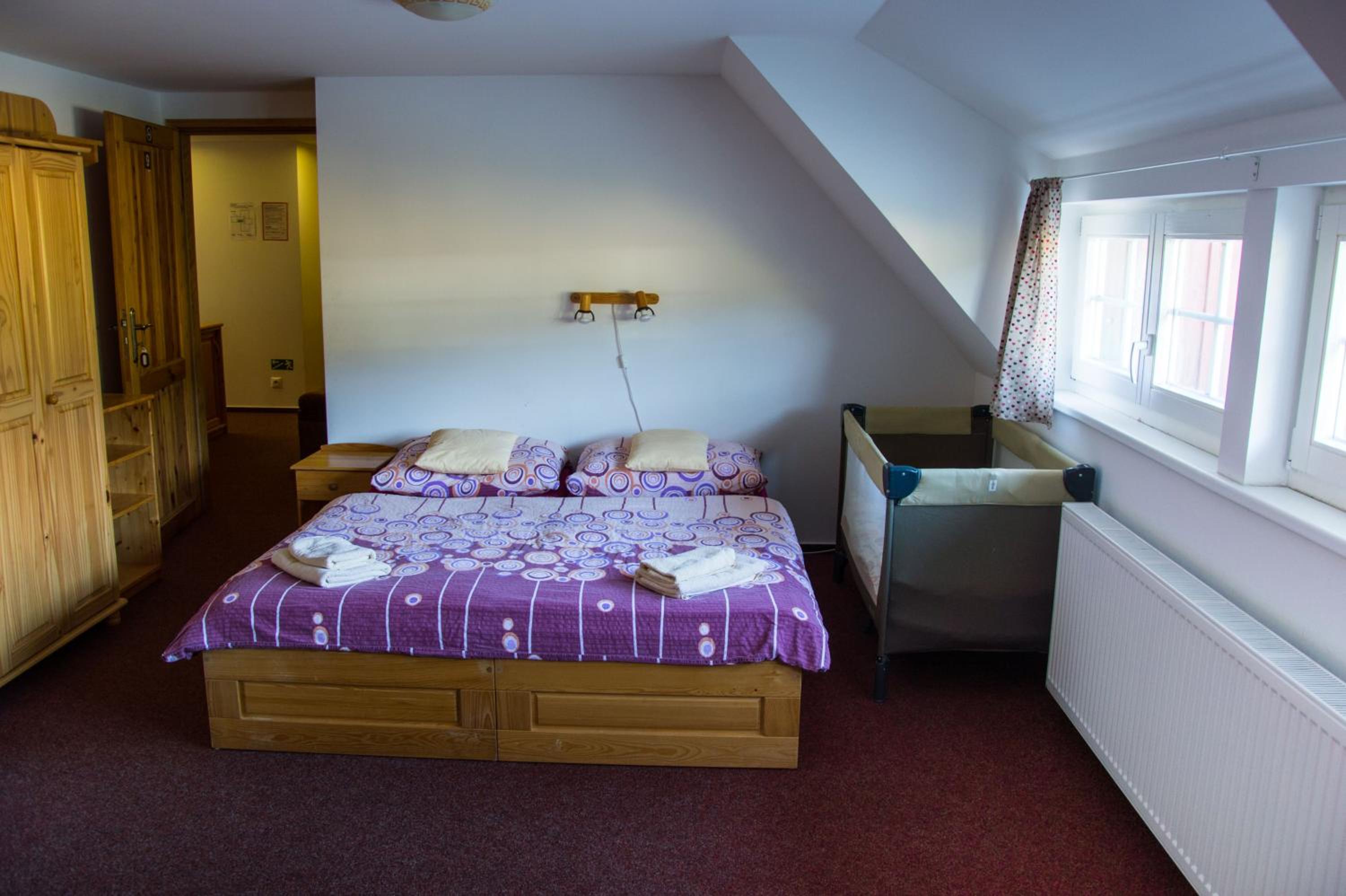 Quadruple Room with Private Bathroom photo 1