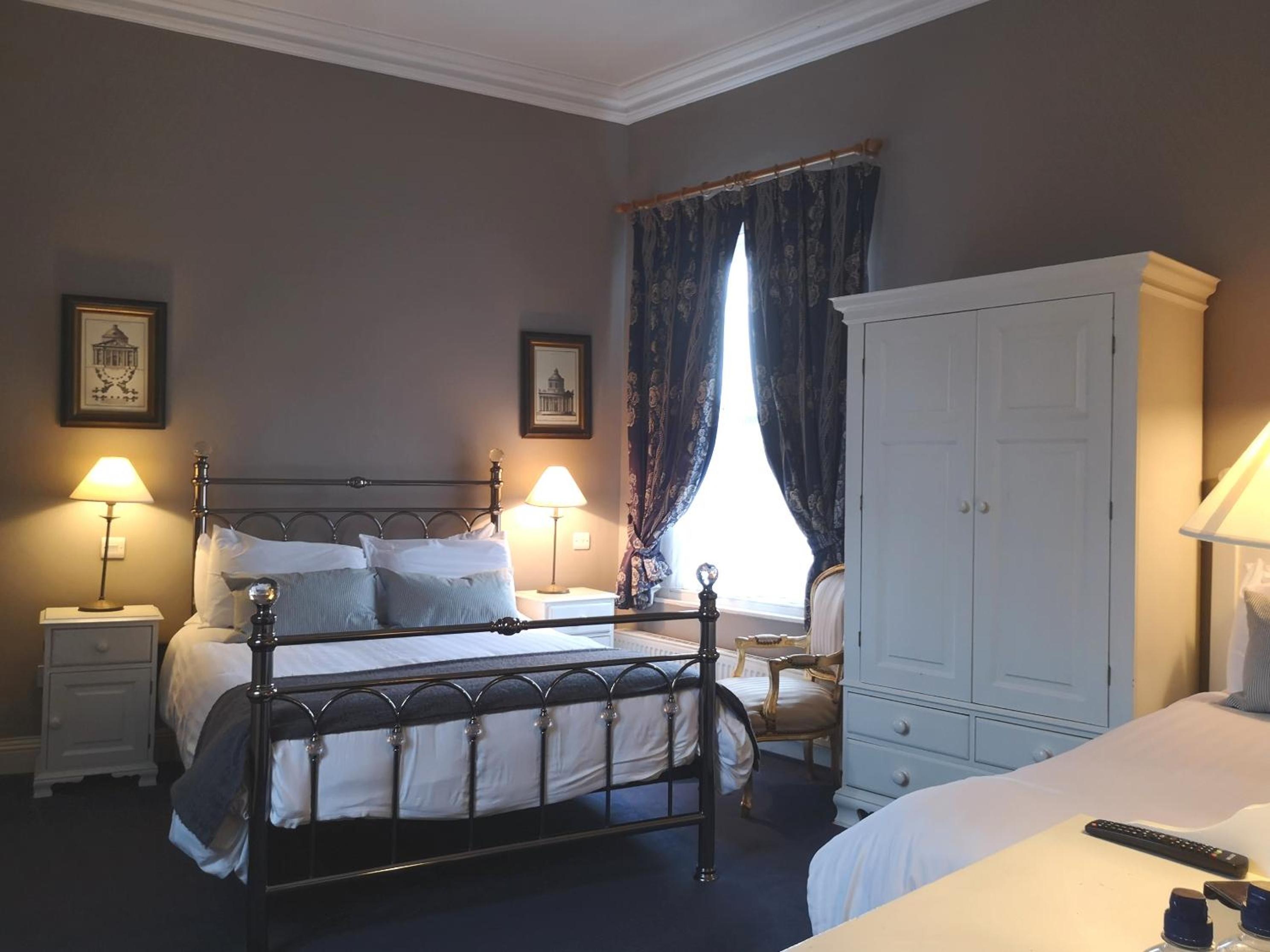 Double/Single Room photo 2