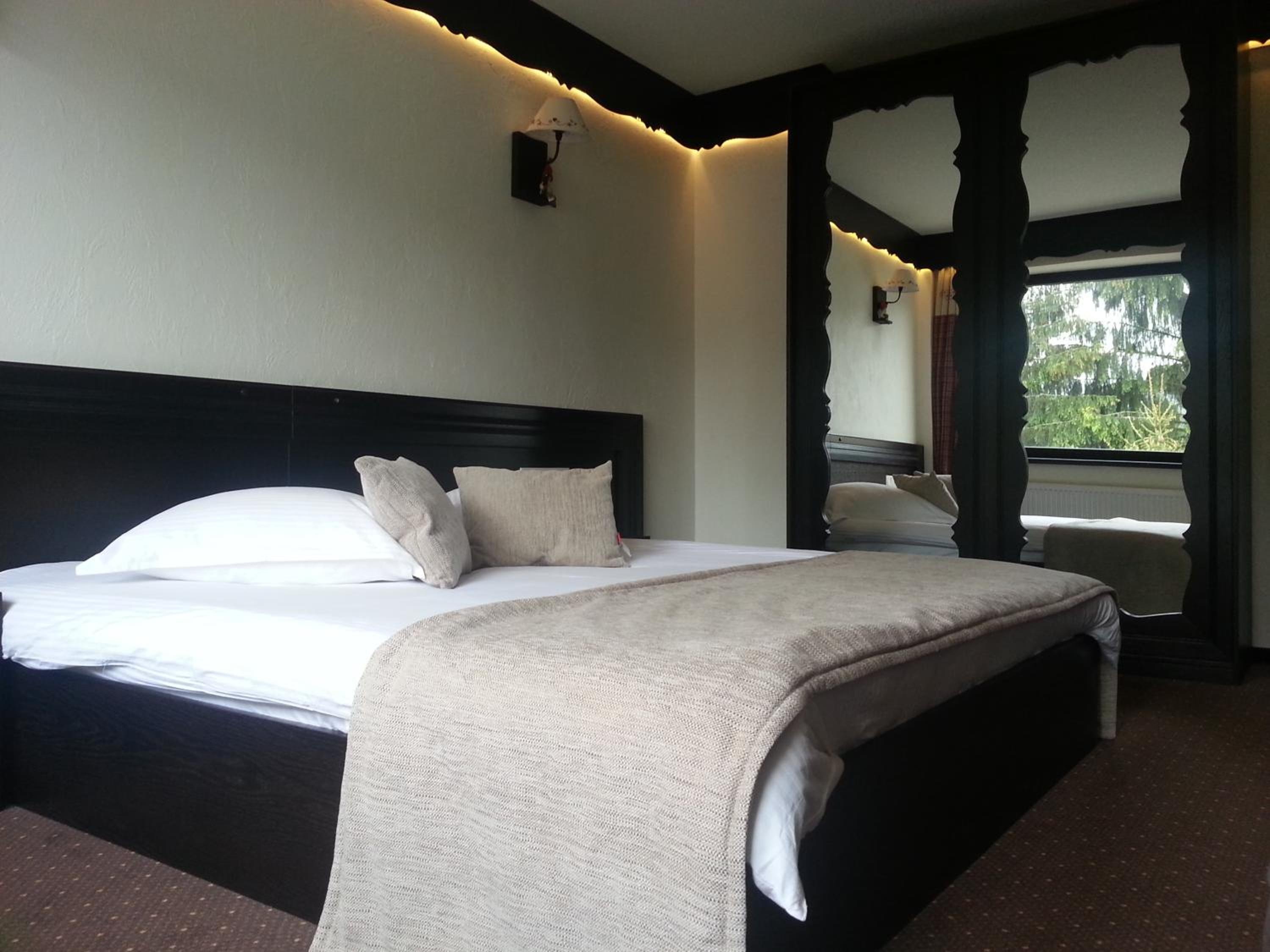 One-Bedroom Suite - Free Spa Access - Photo 1