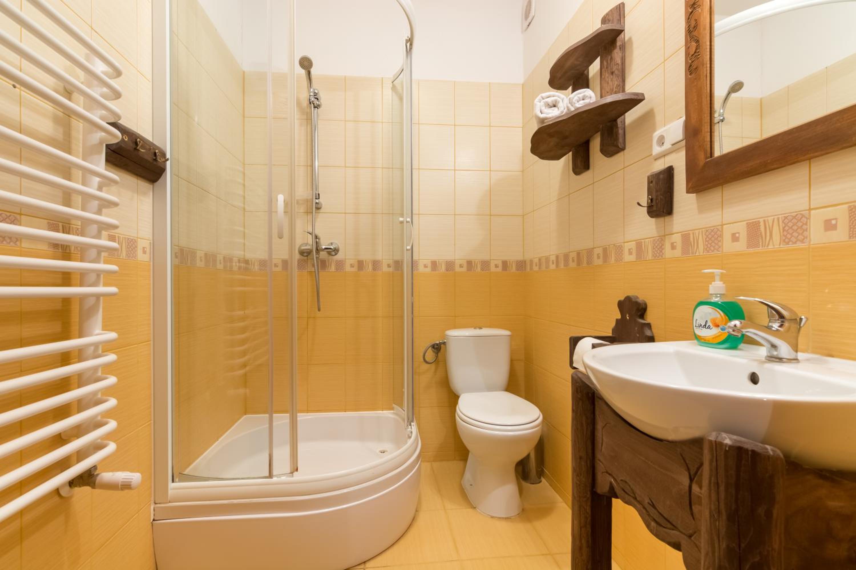 Double Room with Private Bathroom photo 3
