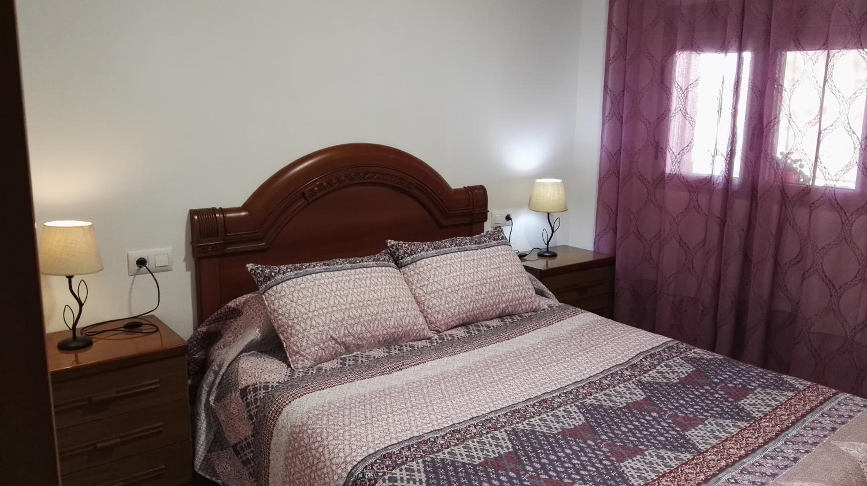 Five-Bedroom House photo 3