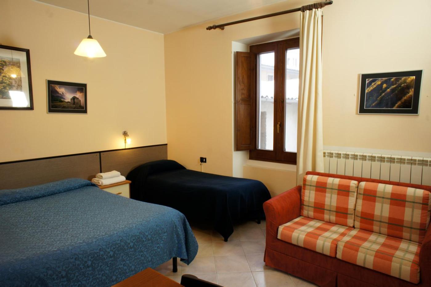 Basic Triple Room photo 2