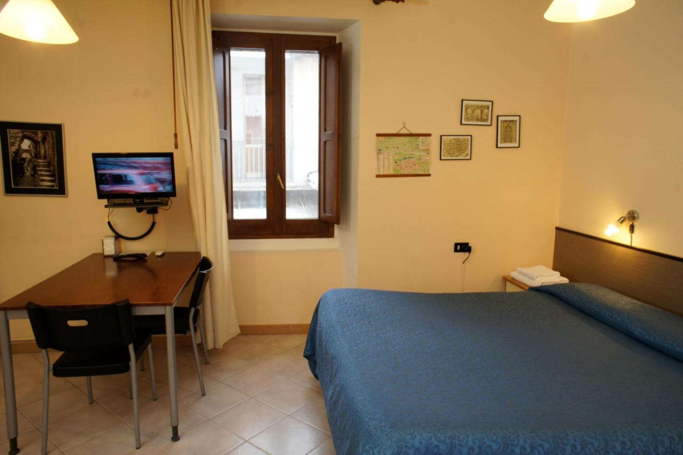 Basic Triple Room photo 3