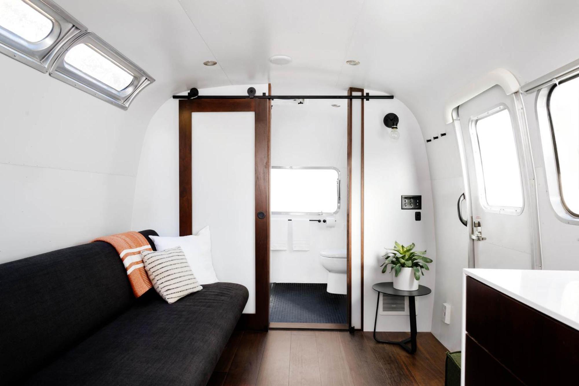 Airstream Suite - Photo 26