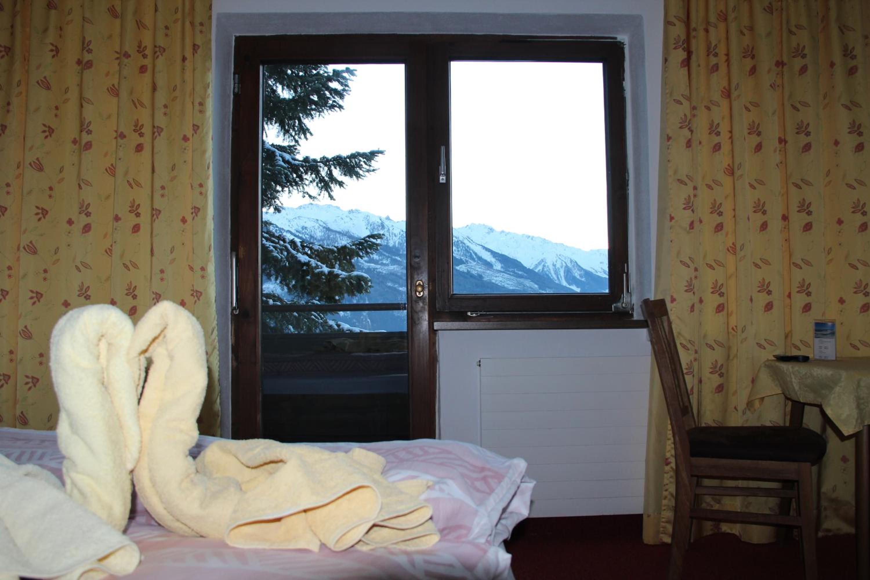 Double Room with Balcony - Photo 5