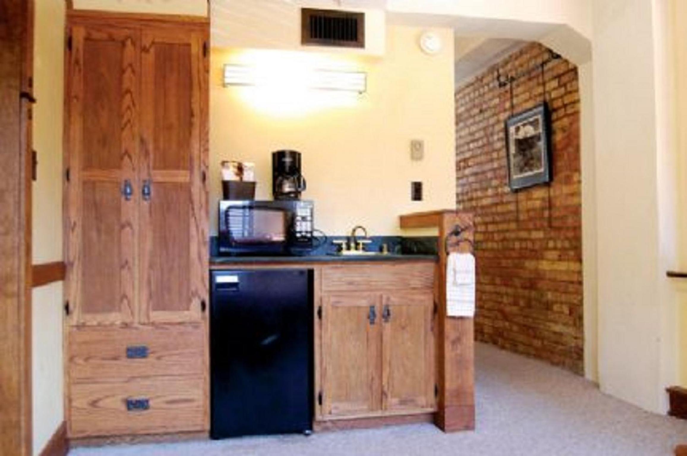 Queen Suite - Photo 3
