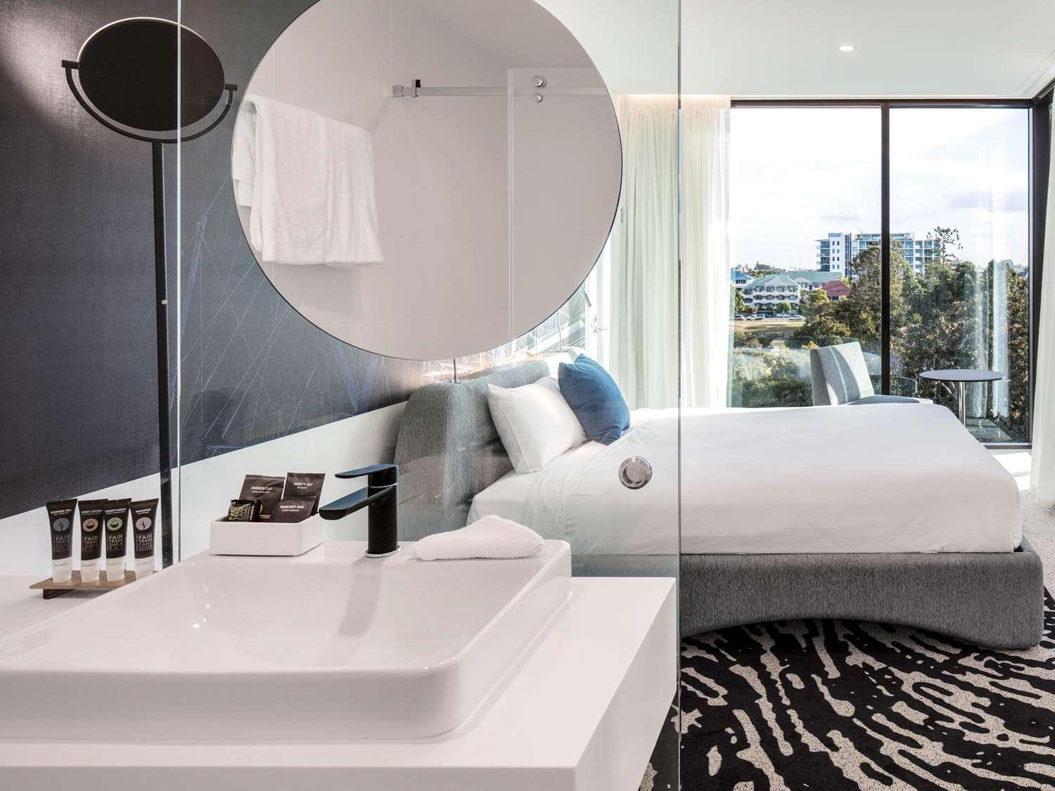 Junior King 'N' Suite