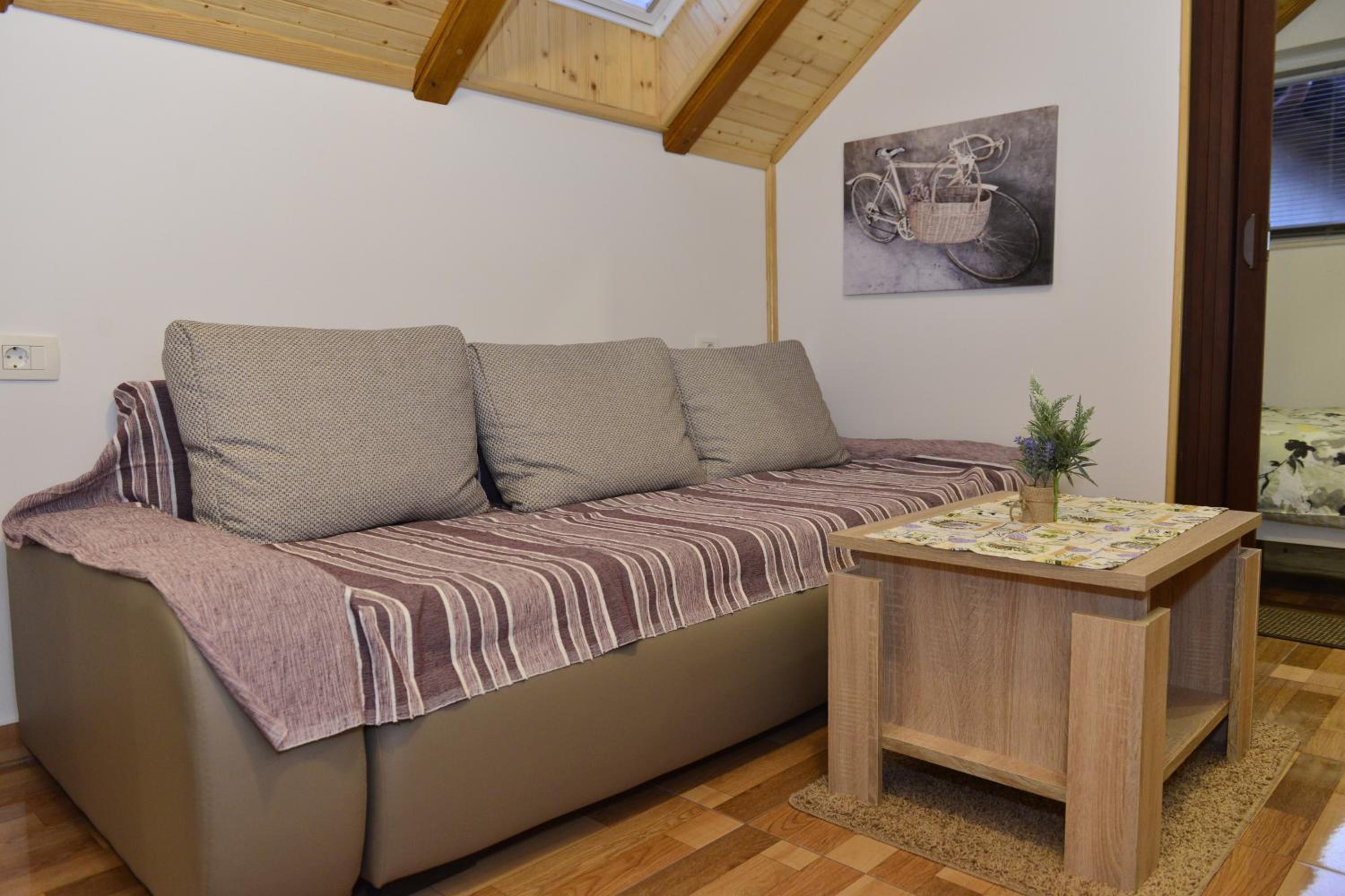 One-Bedroom Apartment - Photo 1