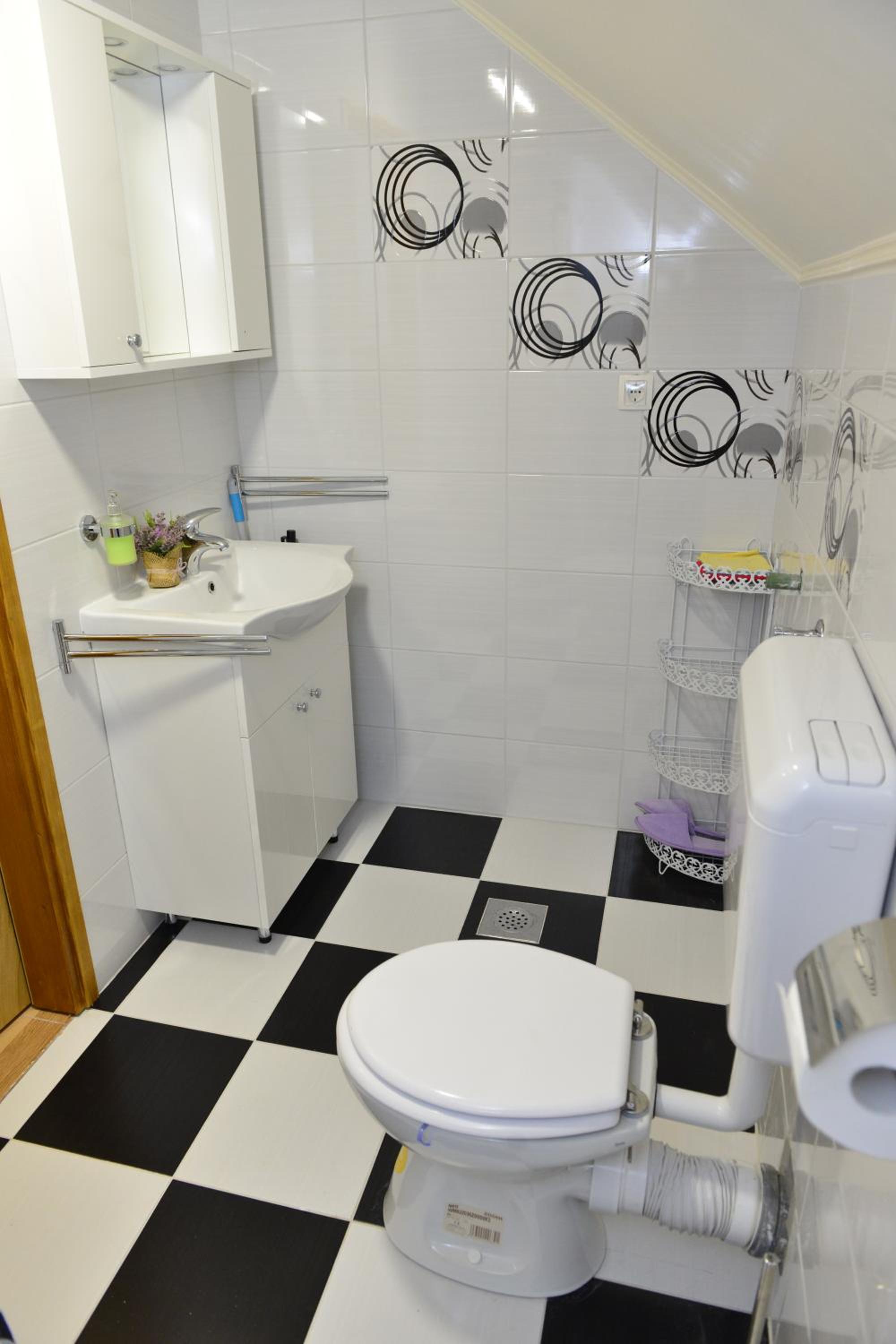 One-Bedroom Apartment - Photo 12