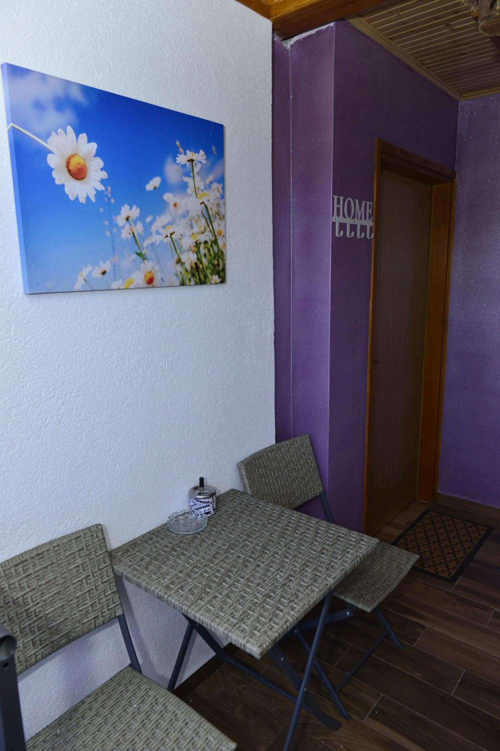 One-Bedroom Apartment - Photo 11
