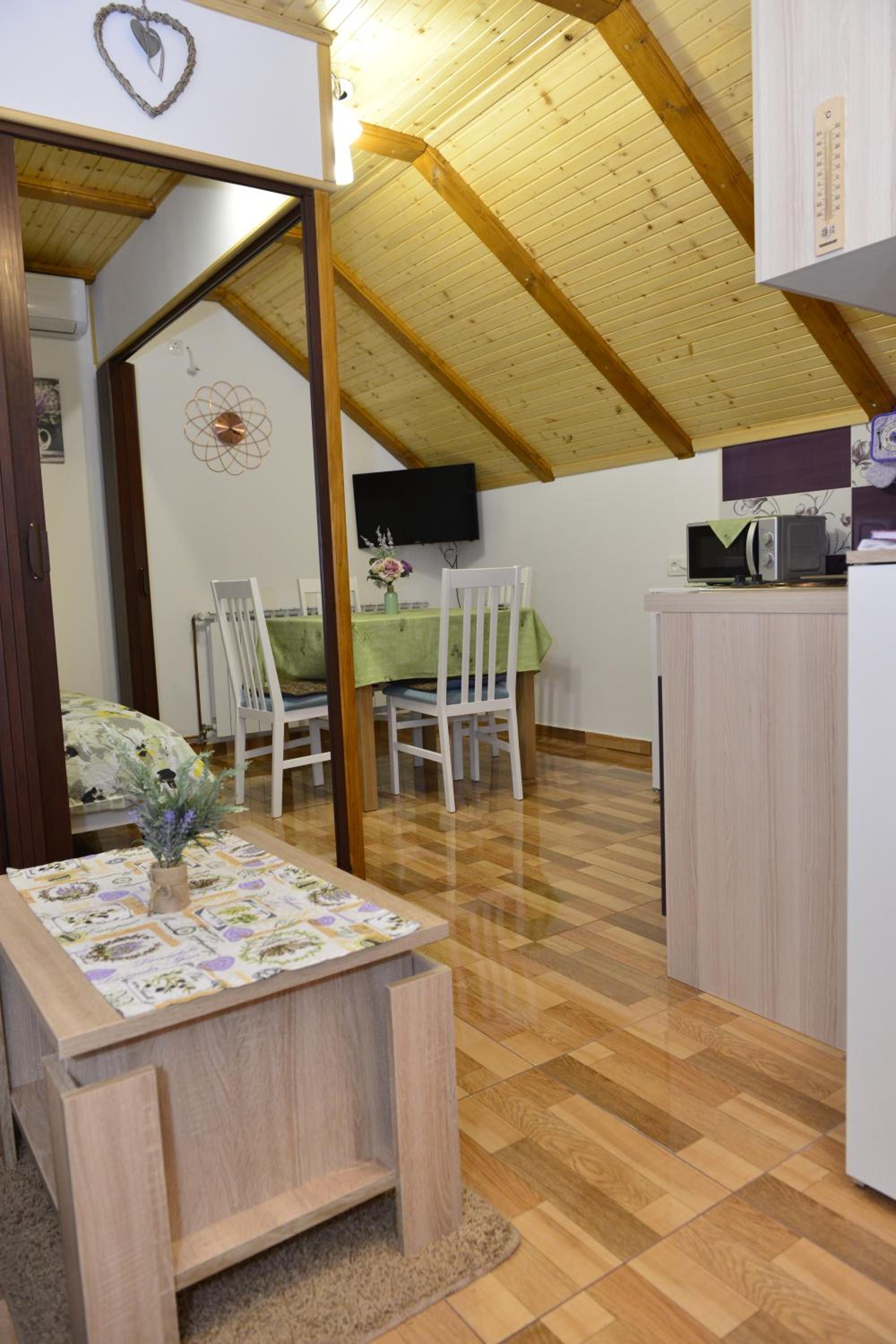 One-Bedroom Apartment - Photo 10