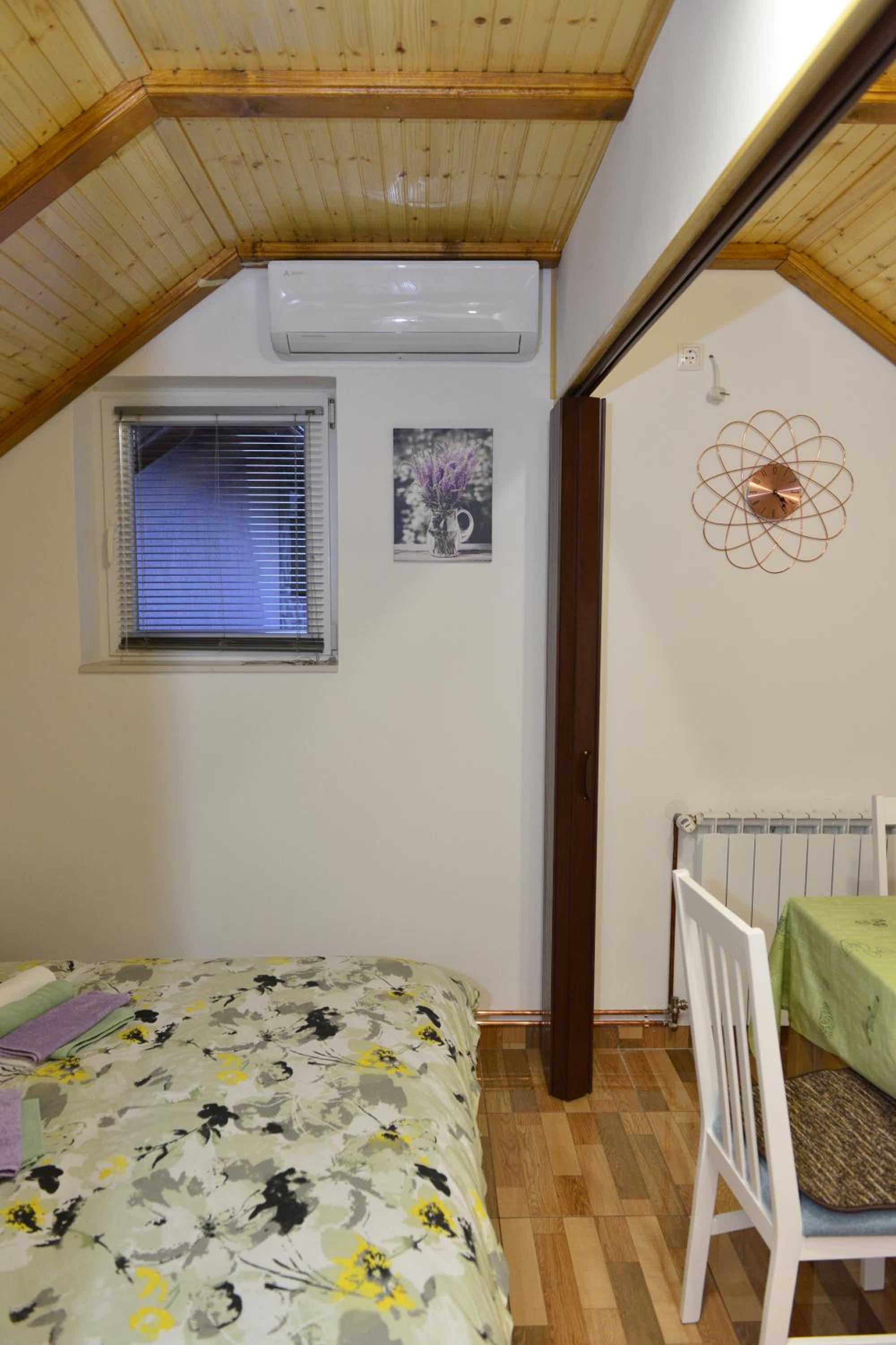 One-Bedroom Apartment - Photo 9
