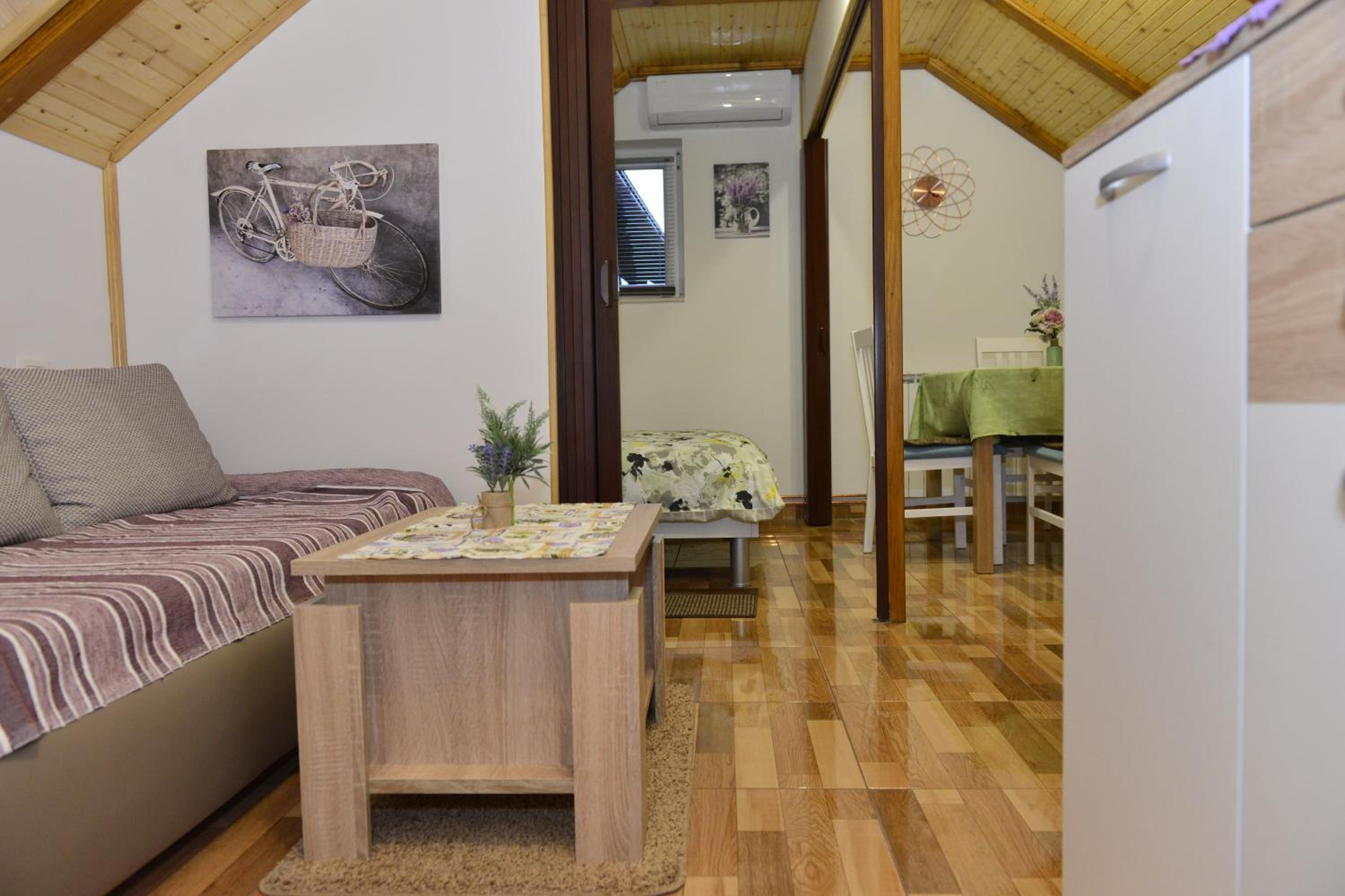 One-Bedroom Apartment - Photo 8