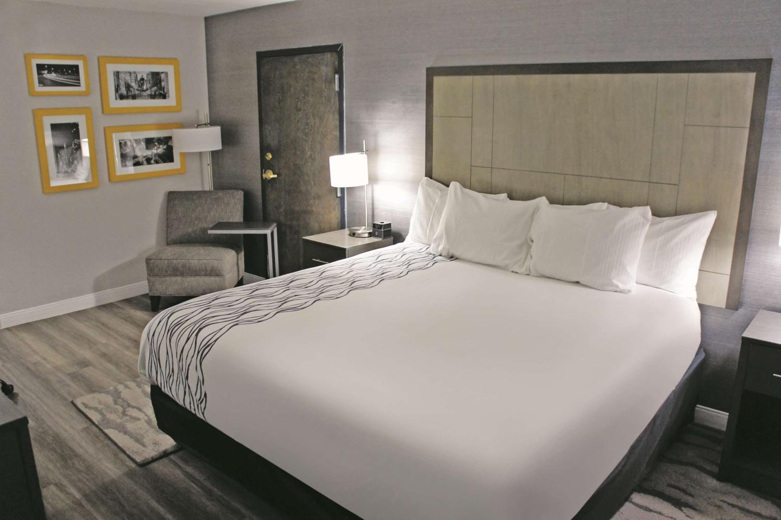 King Room - Disability Access - Photo 5