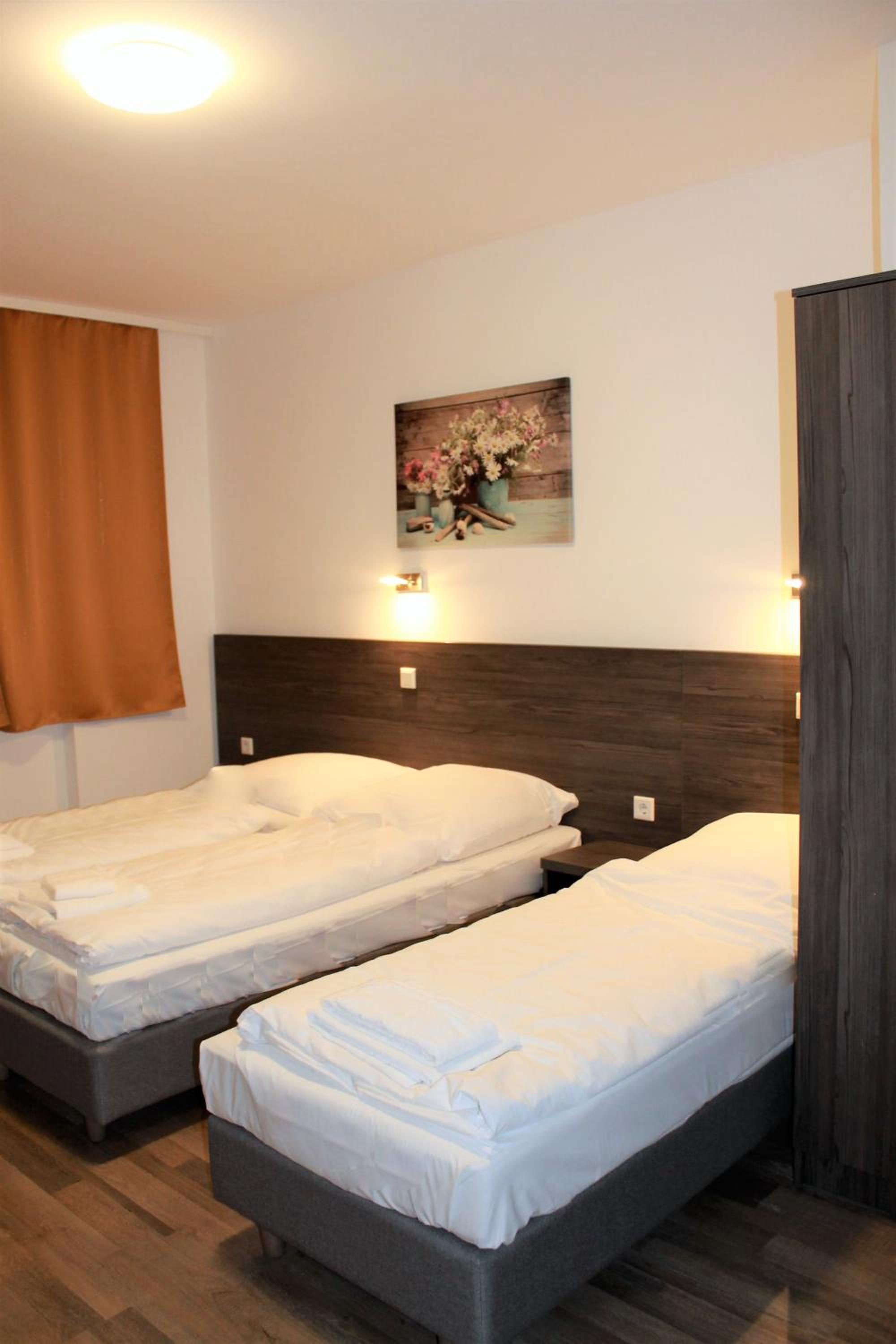 Standard Double Room - Photo 16