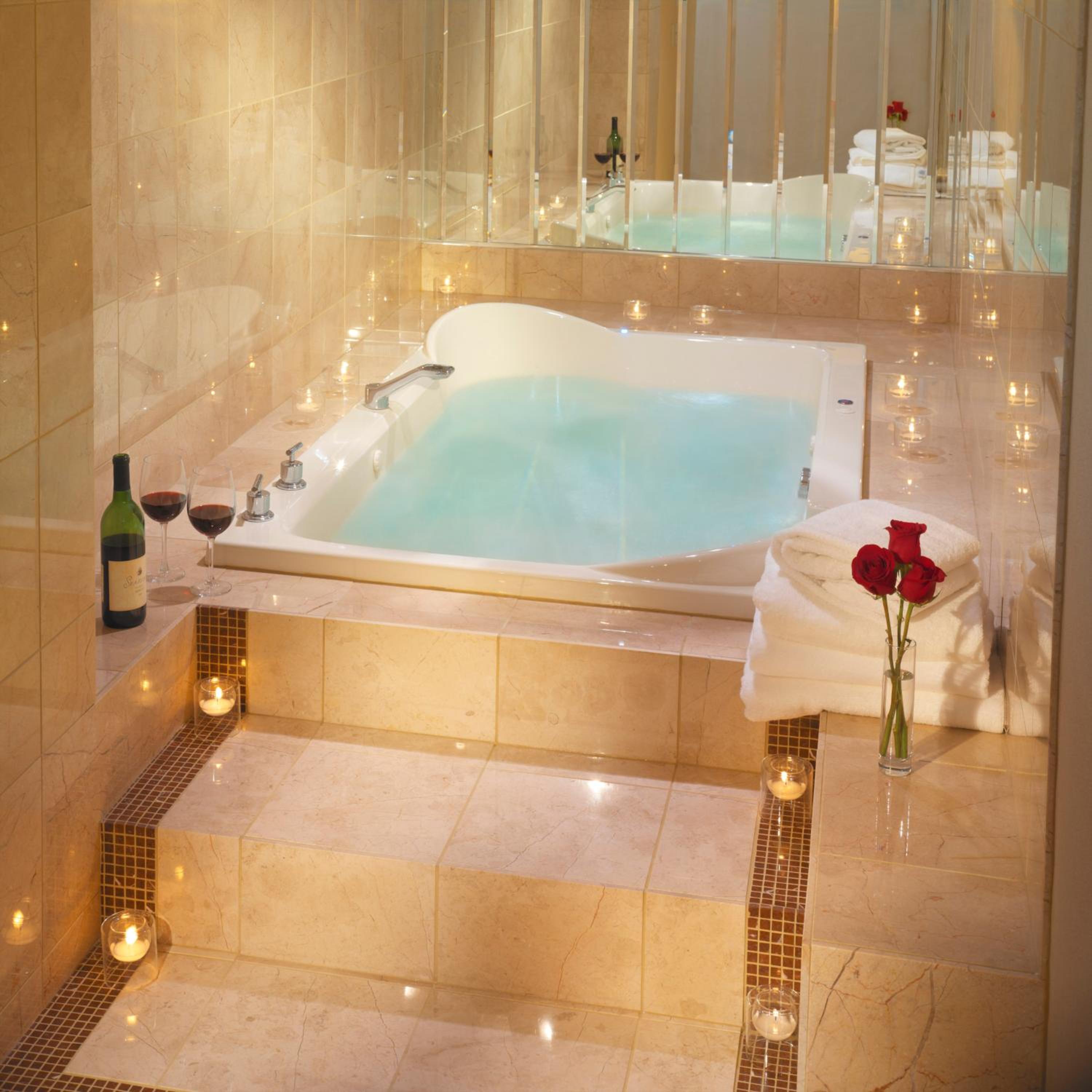 Deluxe King Room with Whirlpool photo 3