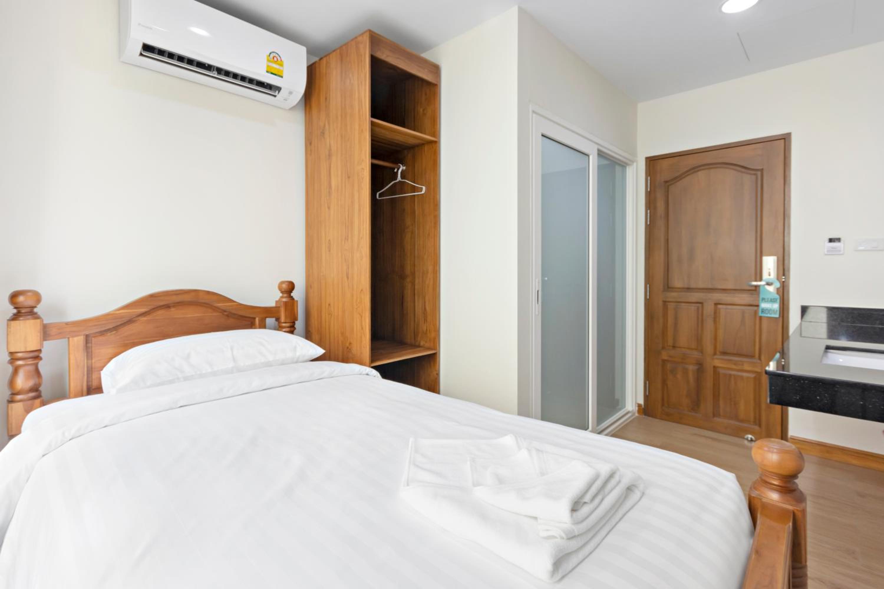 Single Room photo 2