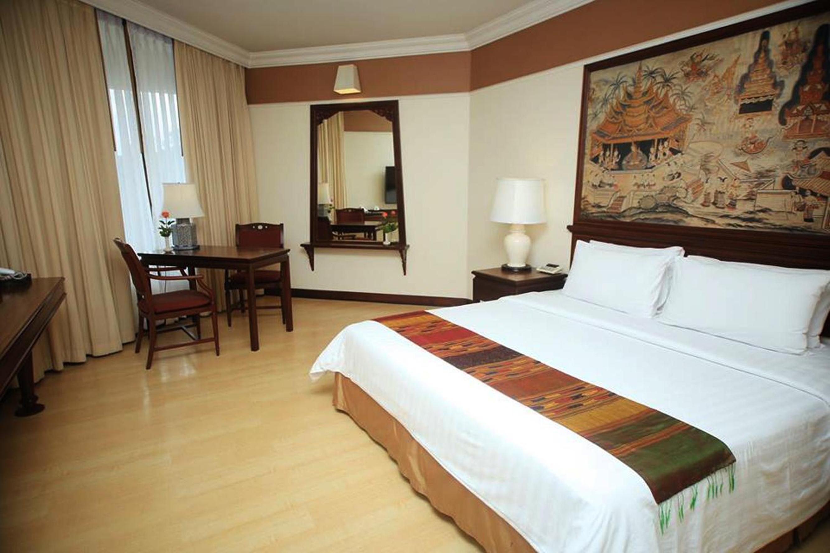 Deluxe Double or Twin Room - Photo 8