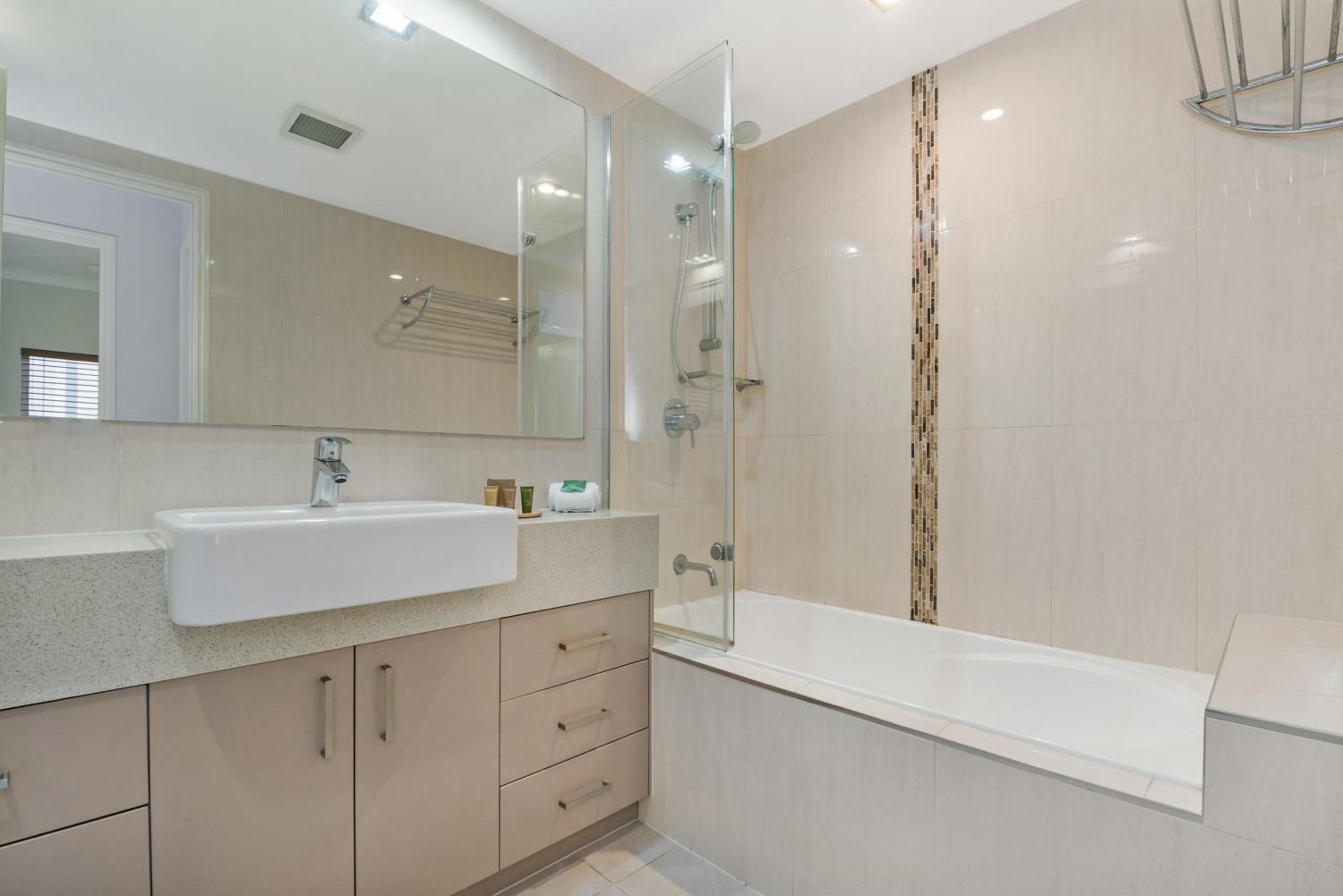 Three-Bedroom Classic Apartment with Ocean View photo 2