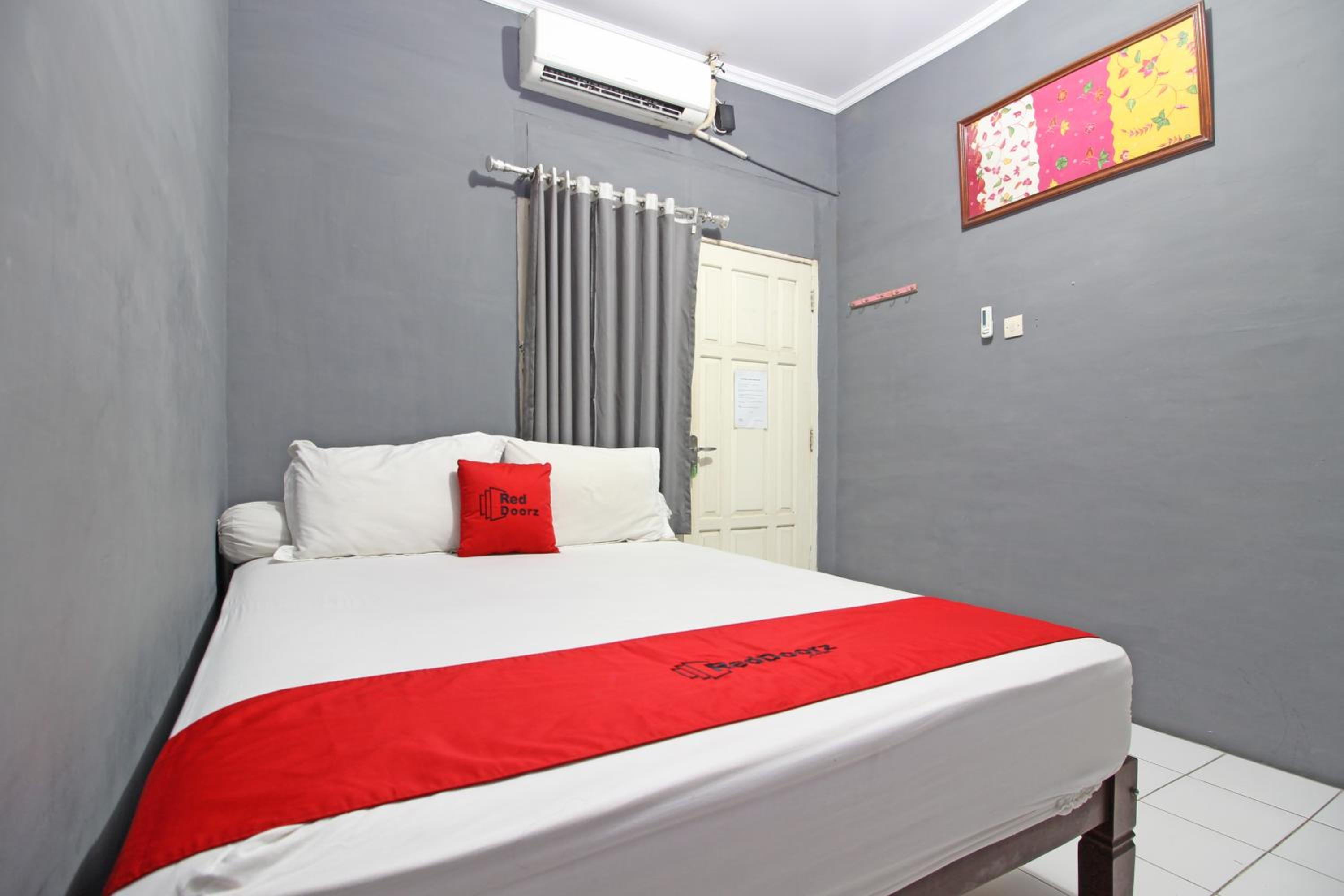 Standard Double Room - Photo 9