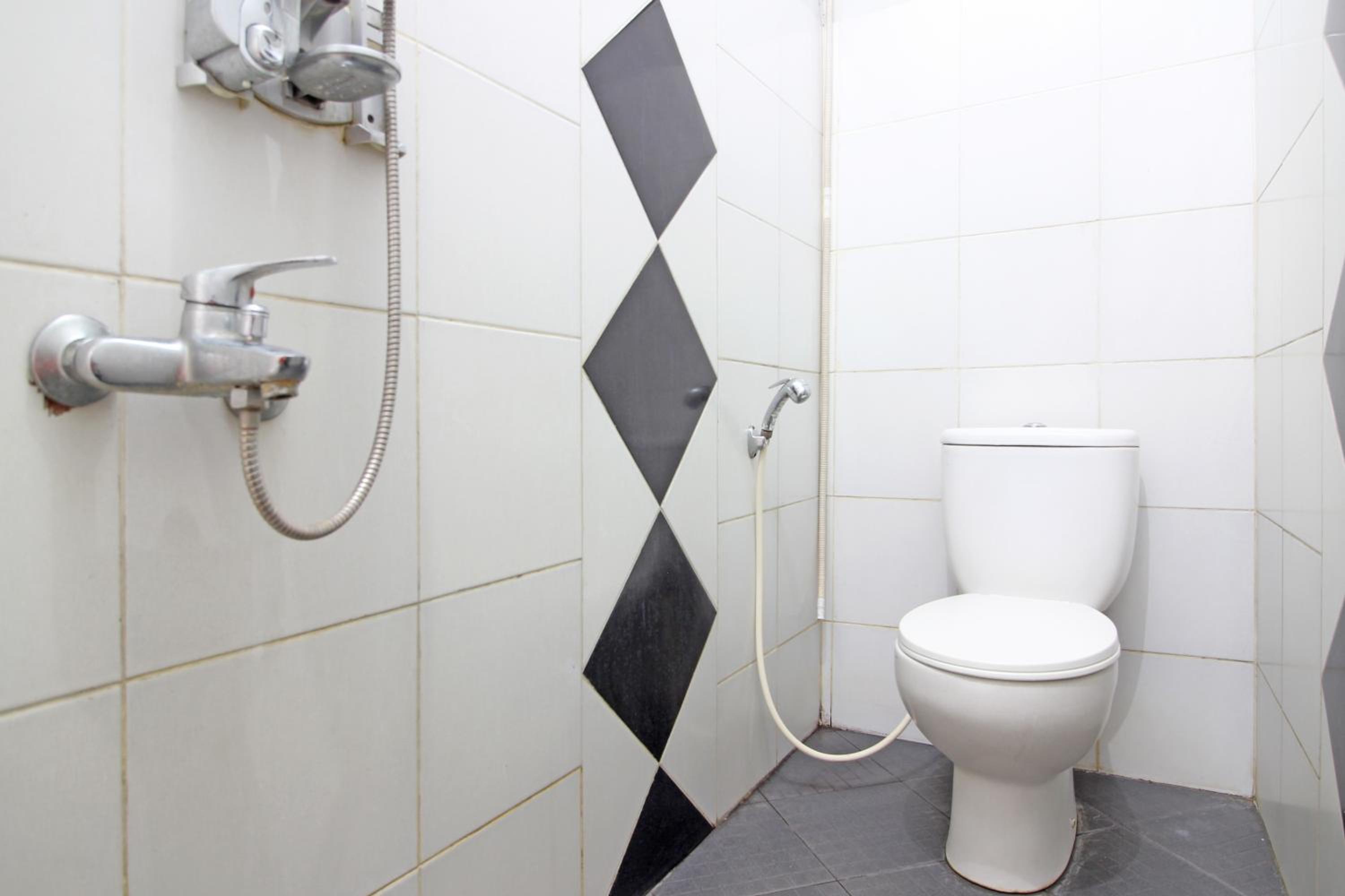 Standard Double Room - Photo 7