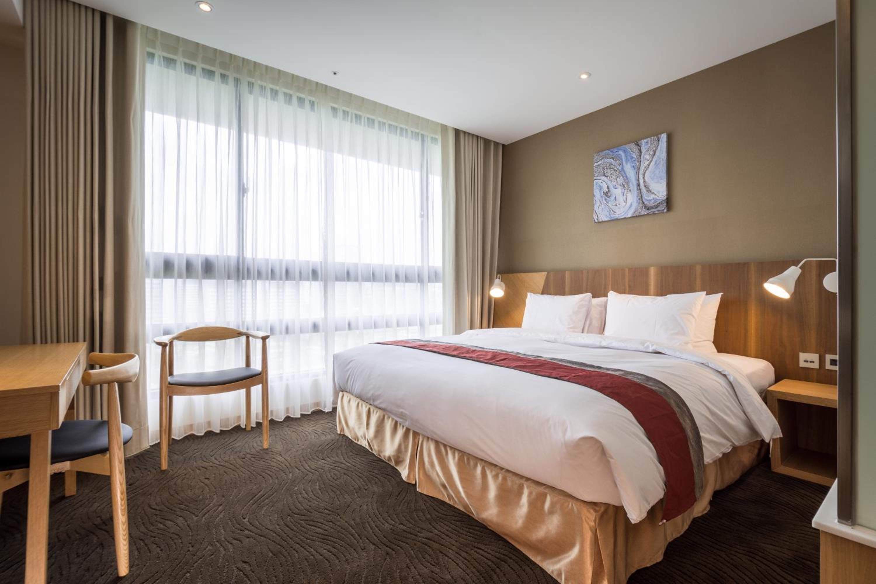 Superior Queen Room