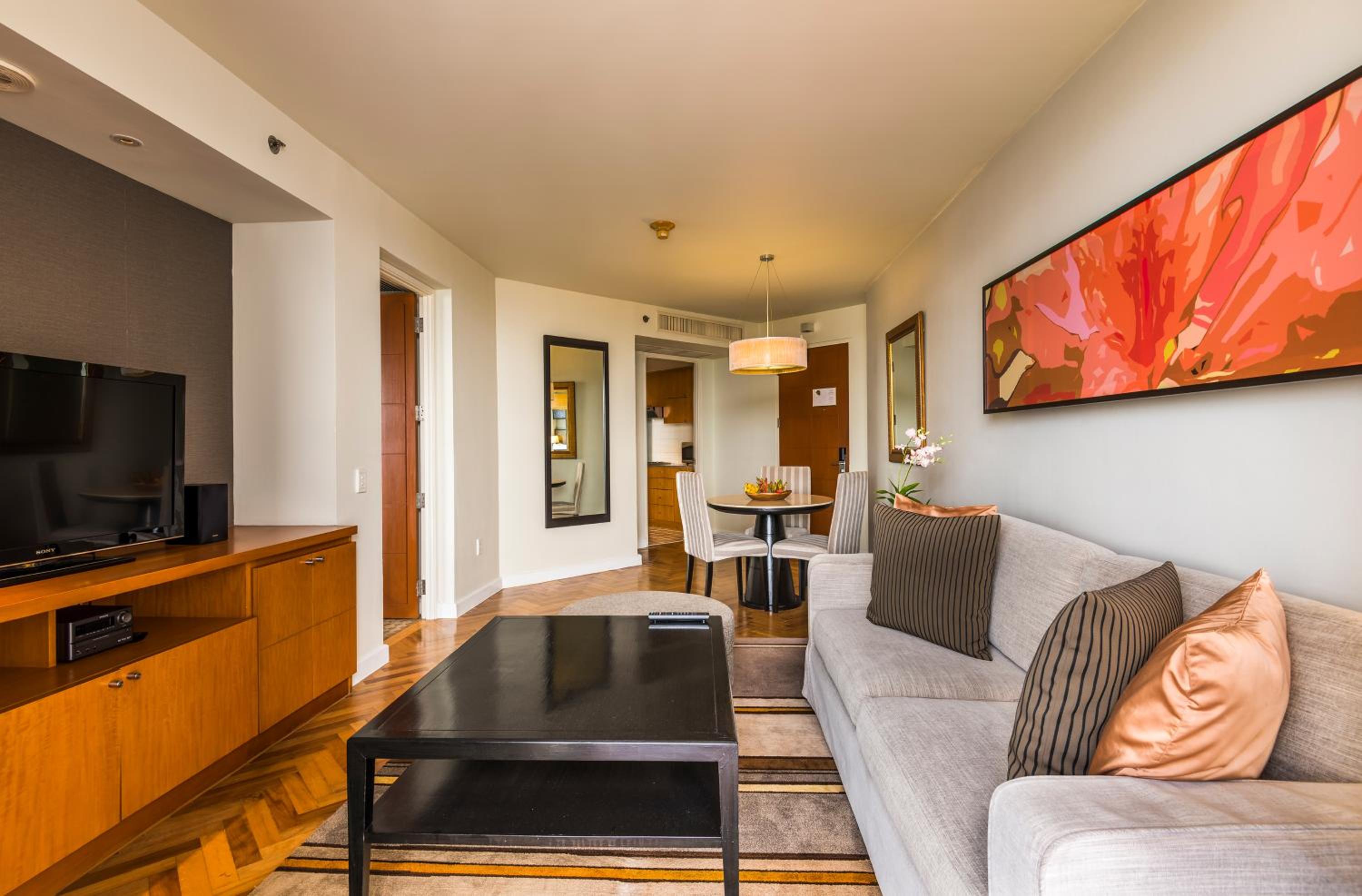 Deluxe One-Bedroom King photo 2