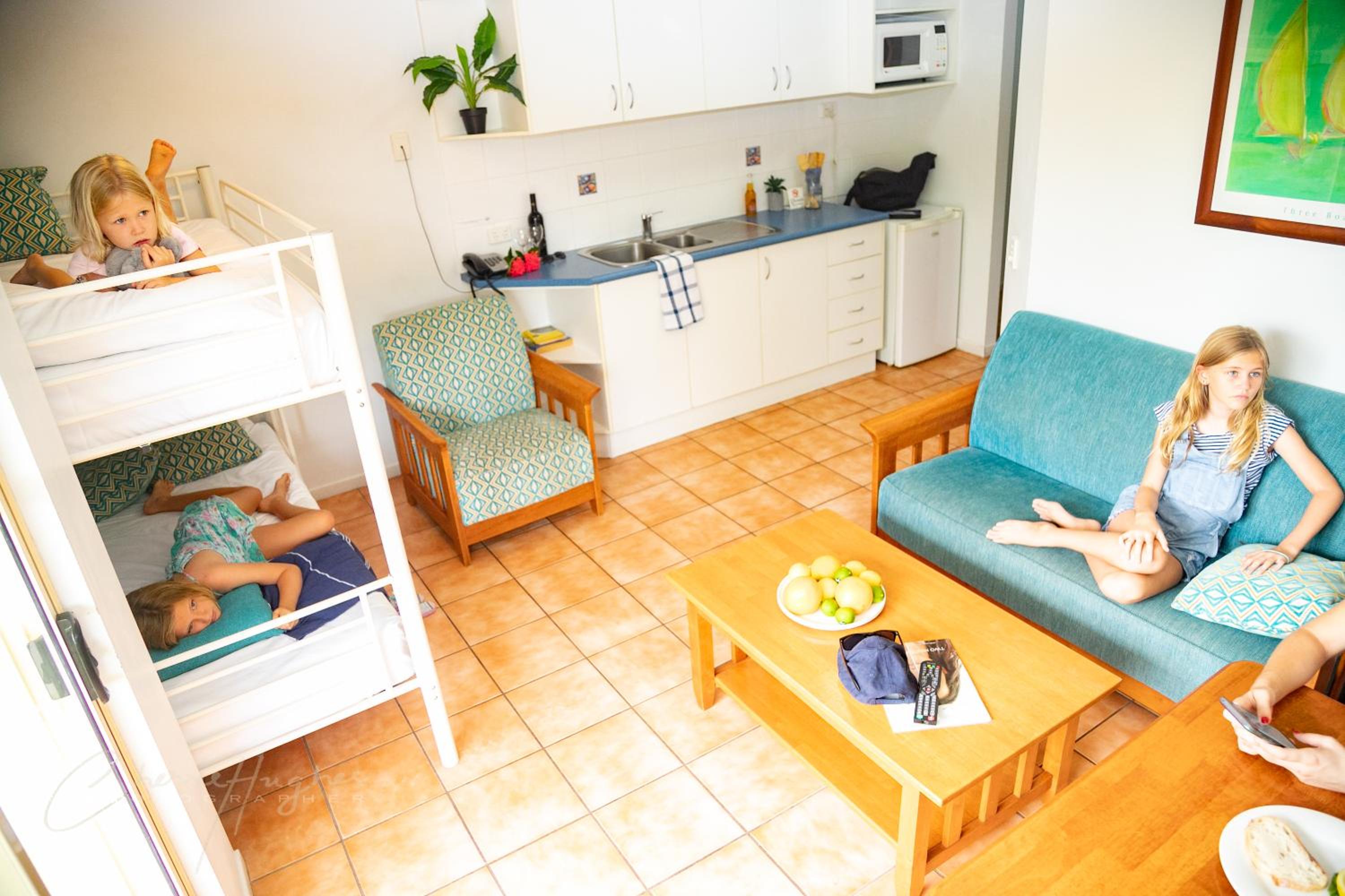 Apartment Sleeps 4 - NOT Pet Friendly photo 2