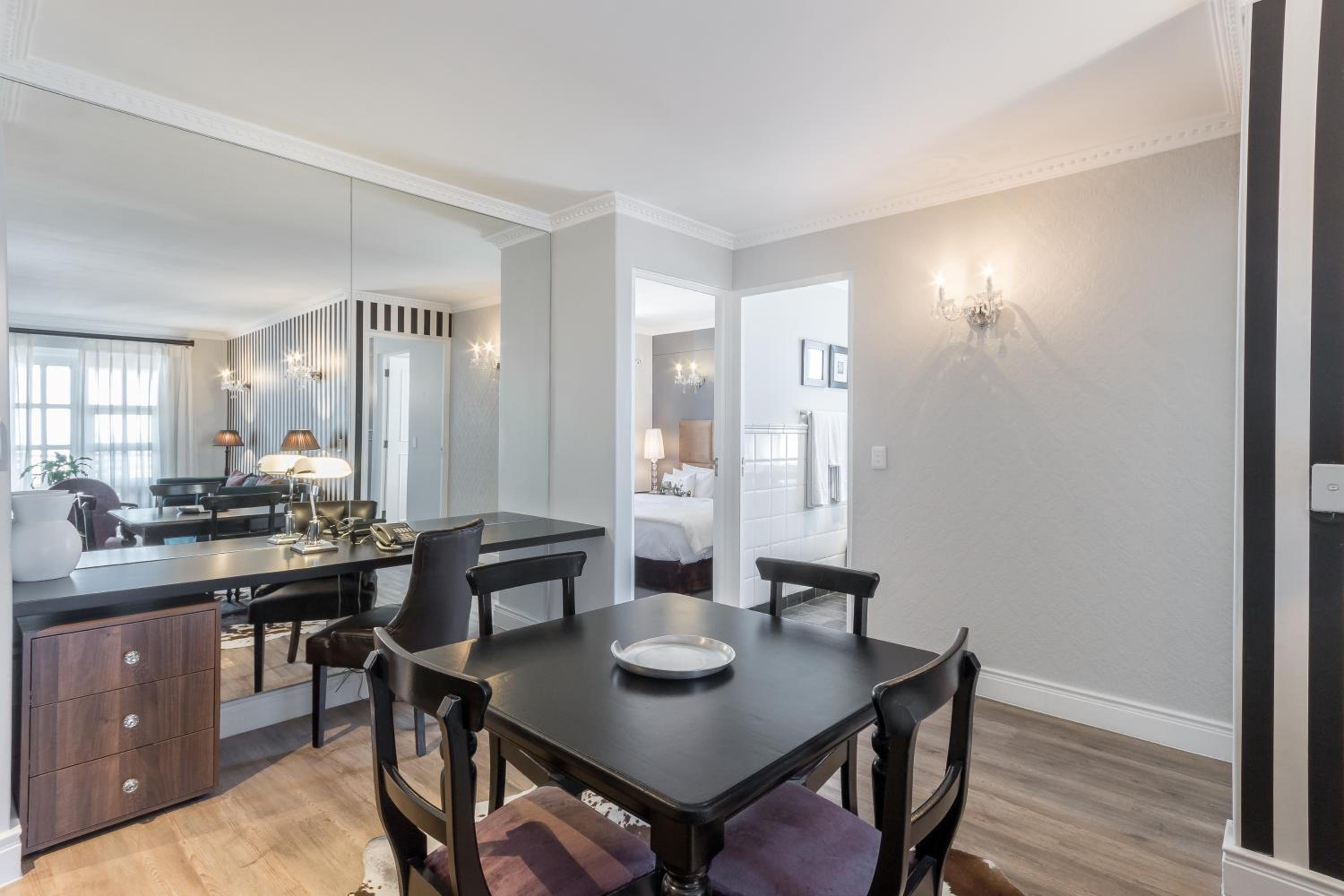 Two Bedroom Apartment with Terrace - Photo 13