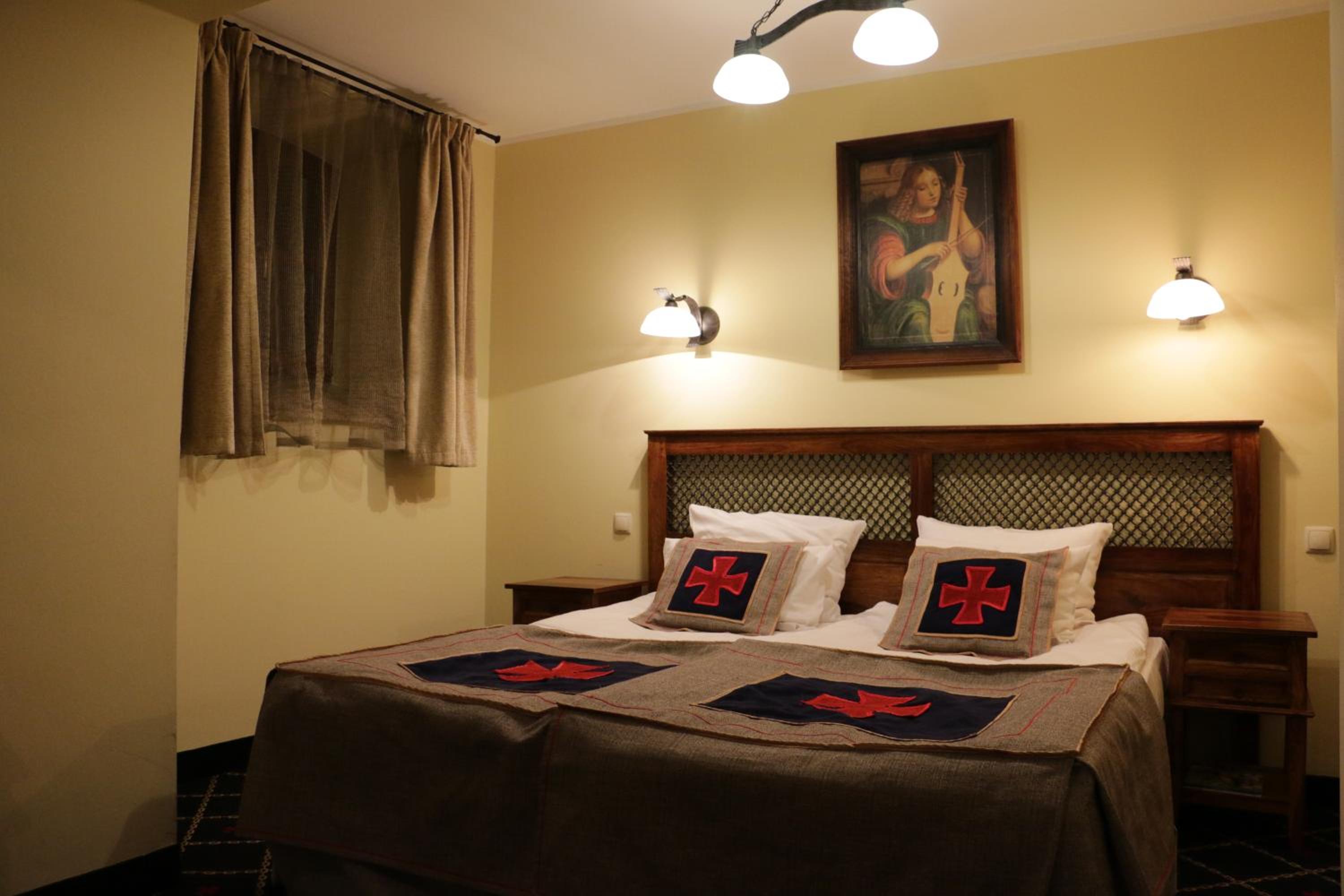 Economy Double Room - Photo 10