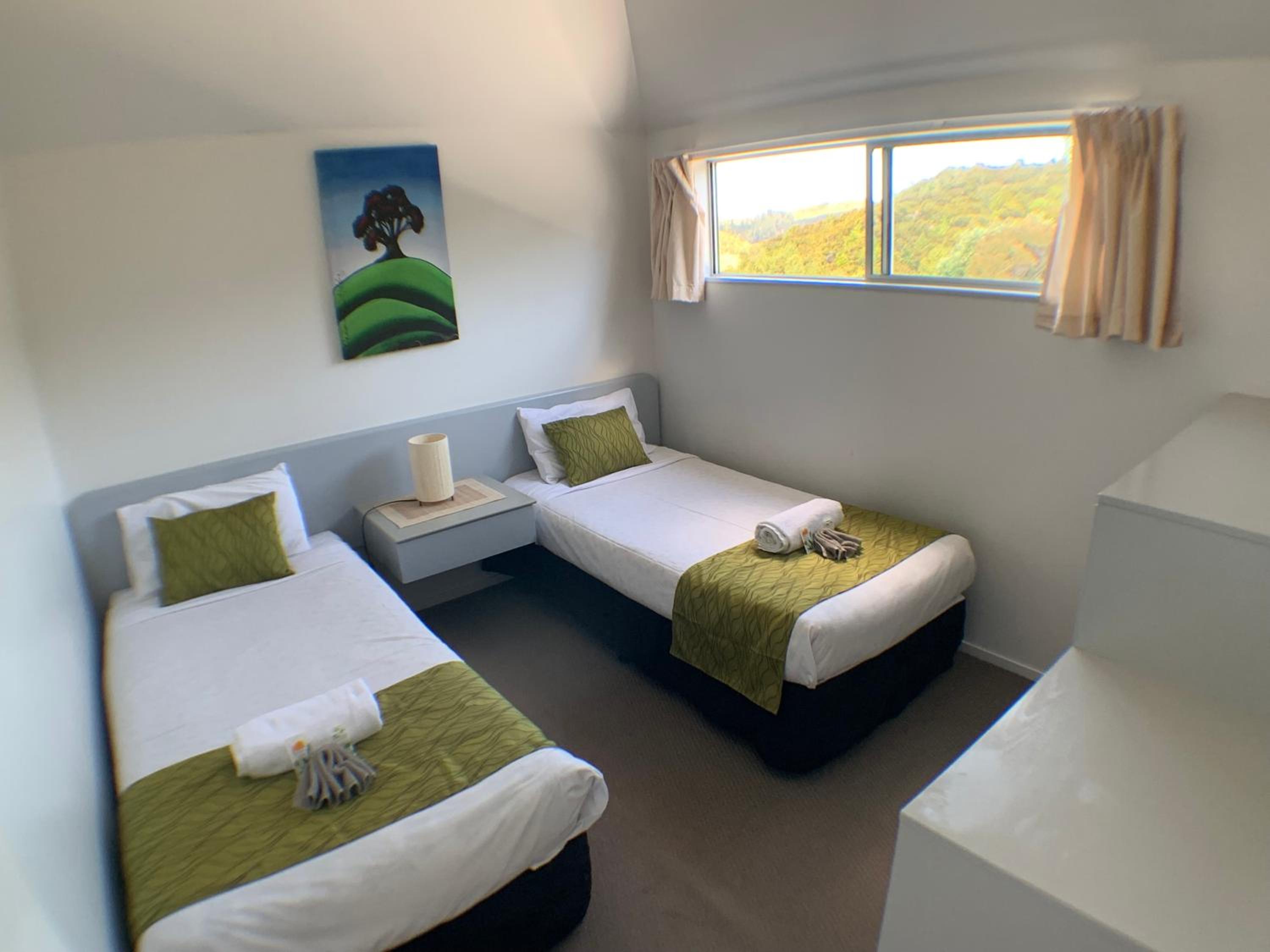Deluxe Two-Bedroom Apartment with Sea View photo 3