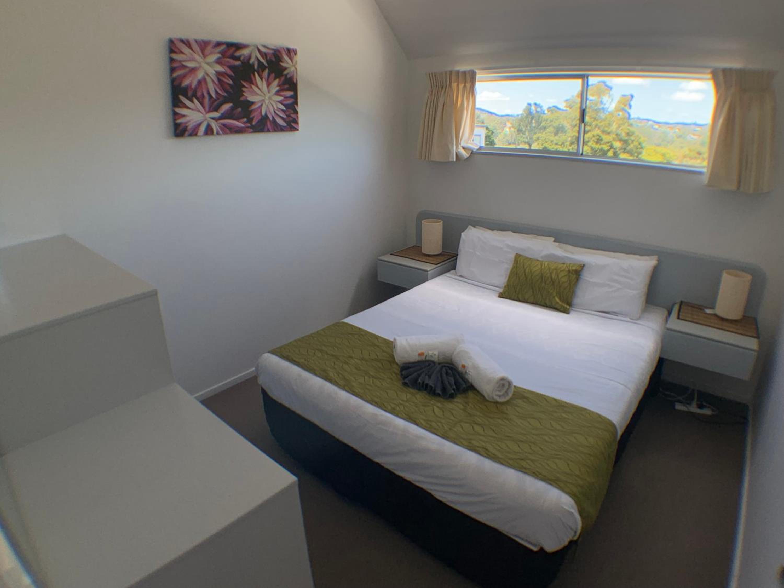 Deluxe Two-Bedroom Apartment with Sea View photo 2