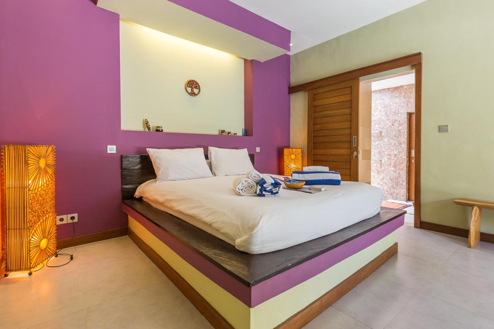 Double Room with Pool View - Photo 7