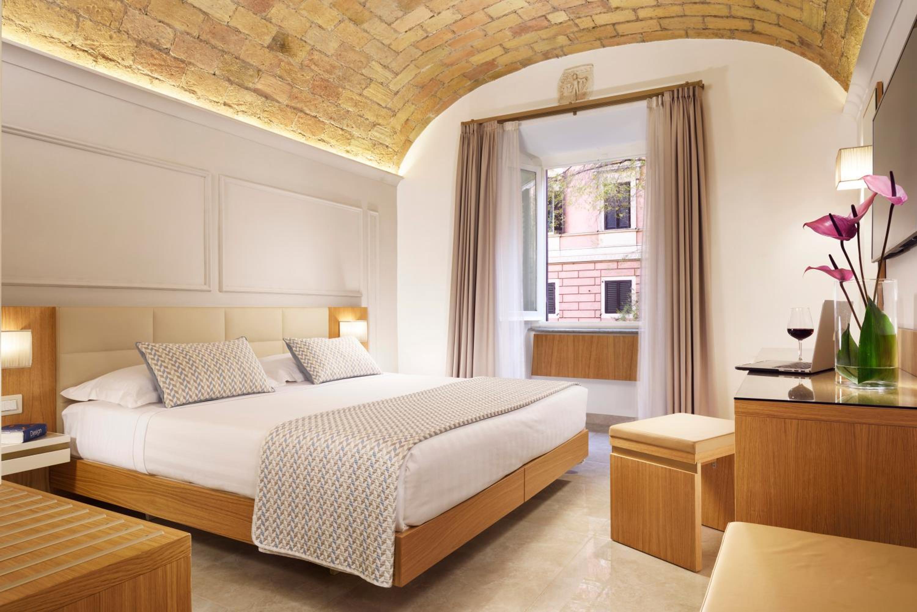 Deluxe Double Room photo 2
