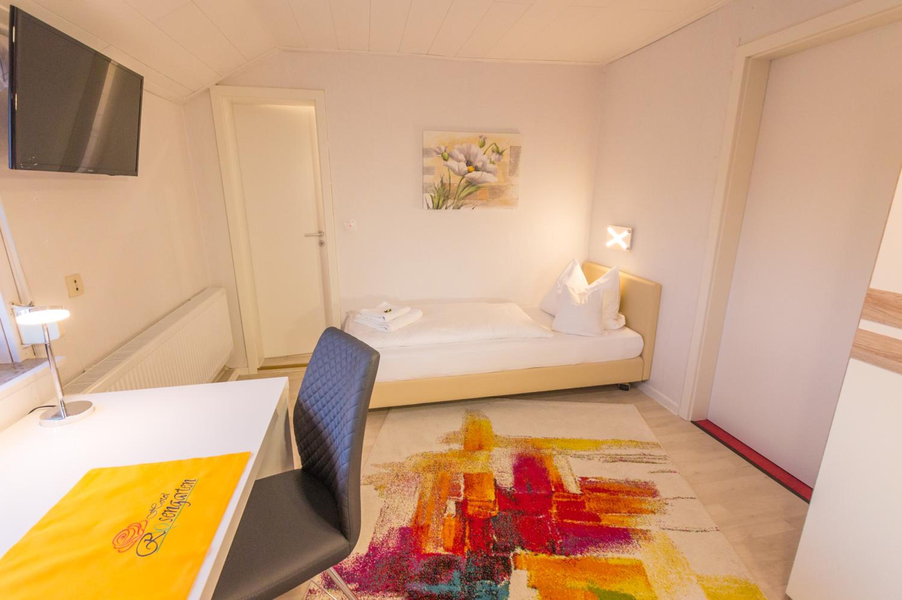 Comfort Triple Room with Shower photo 2