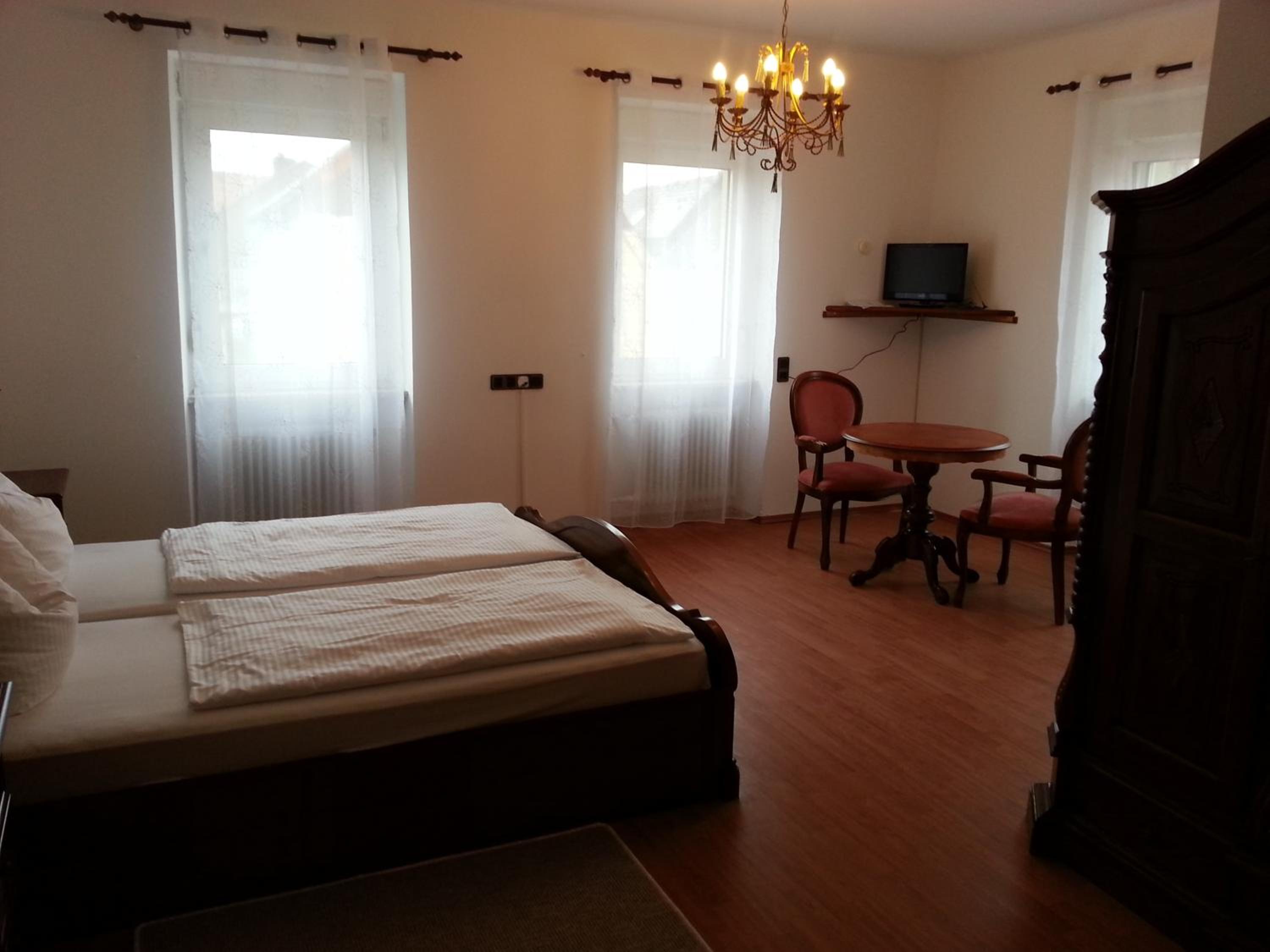 Double Room - Photo 4