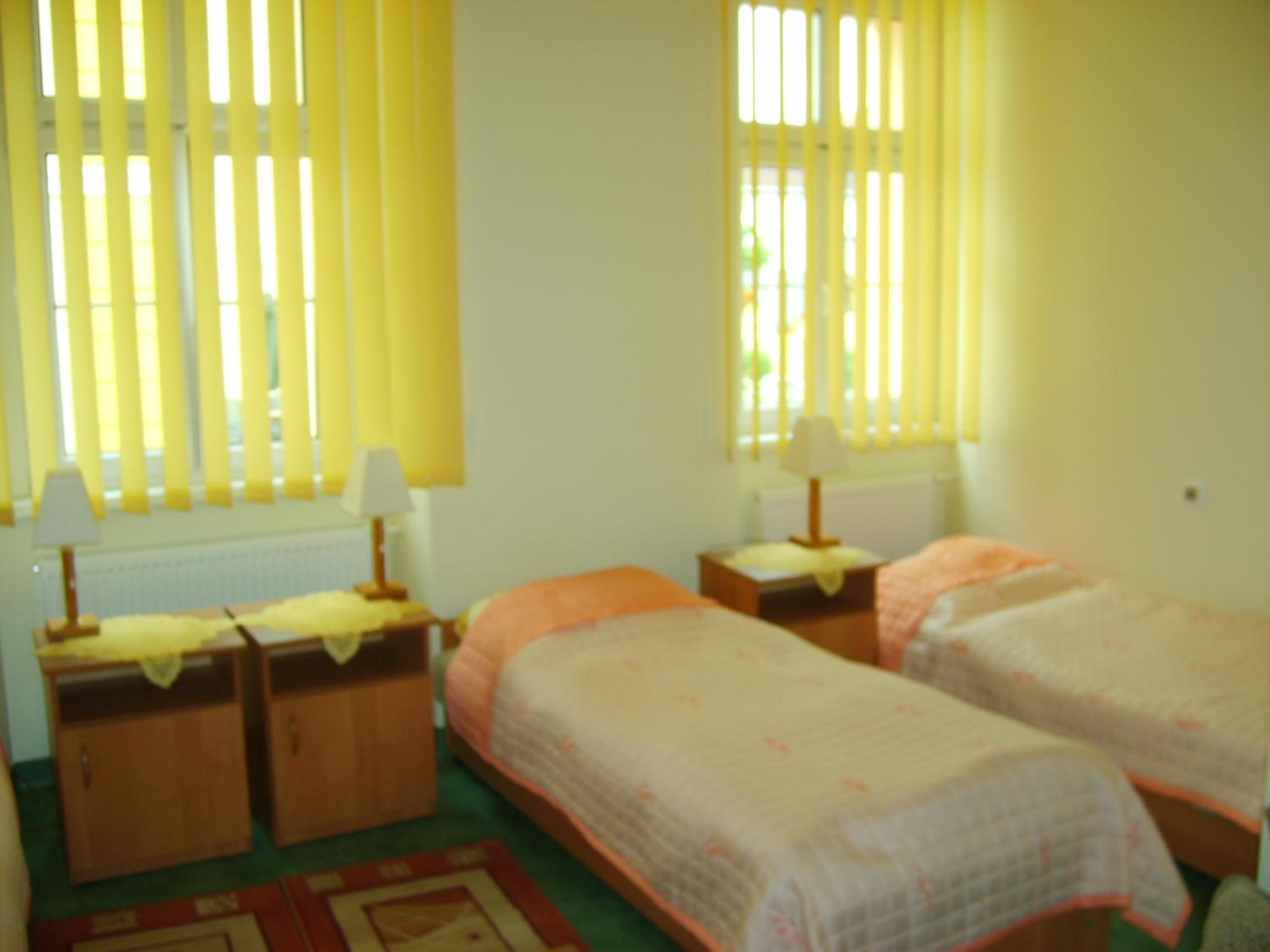 Standard Twin Room photo 1