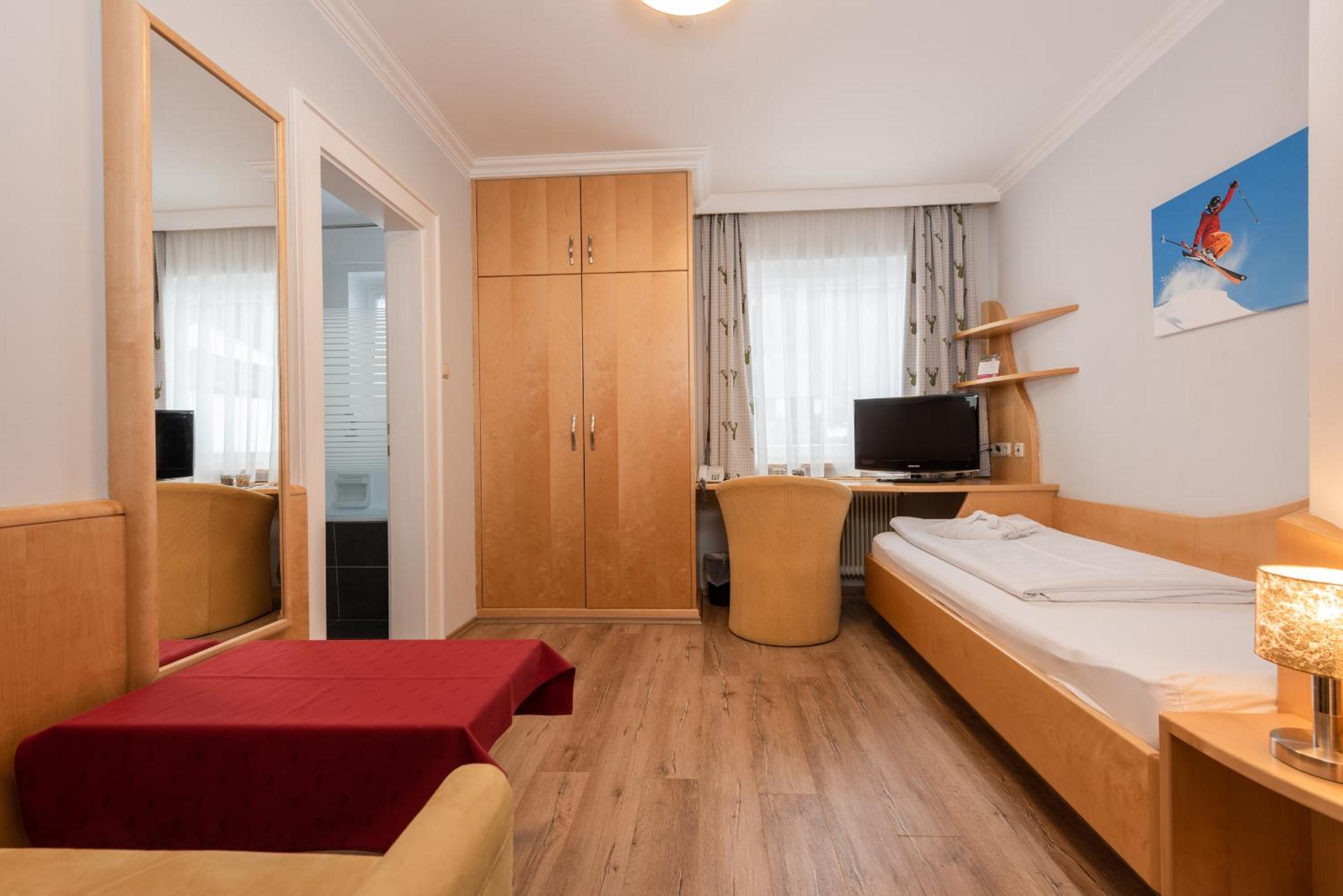 Single Room photo 2