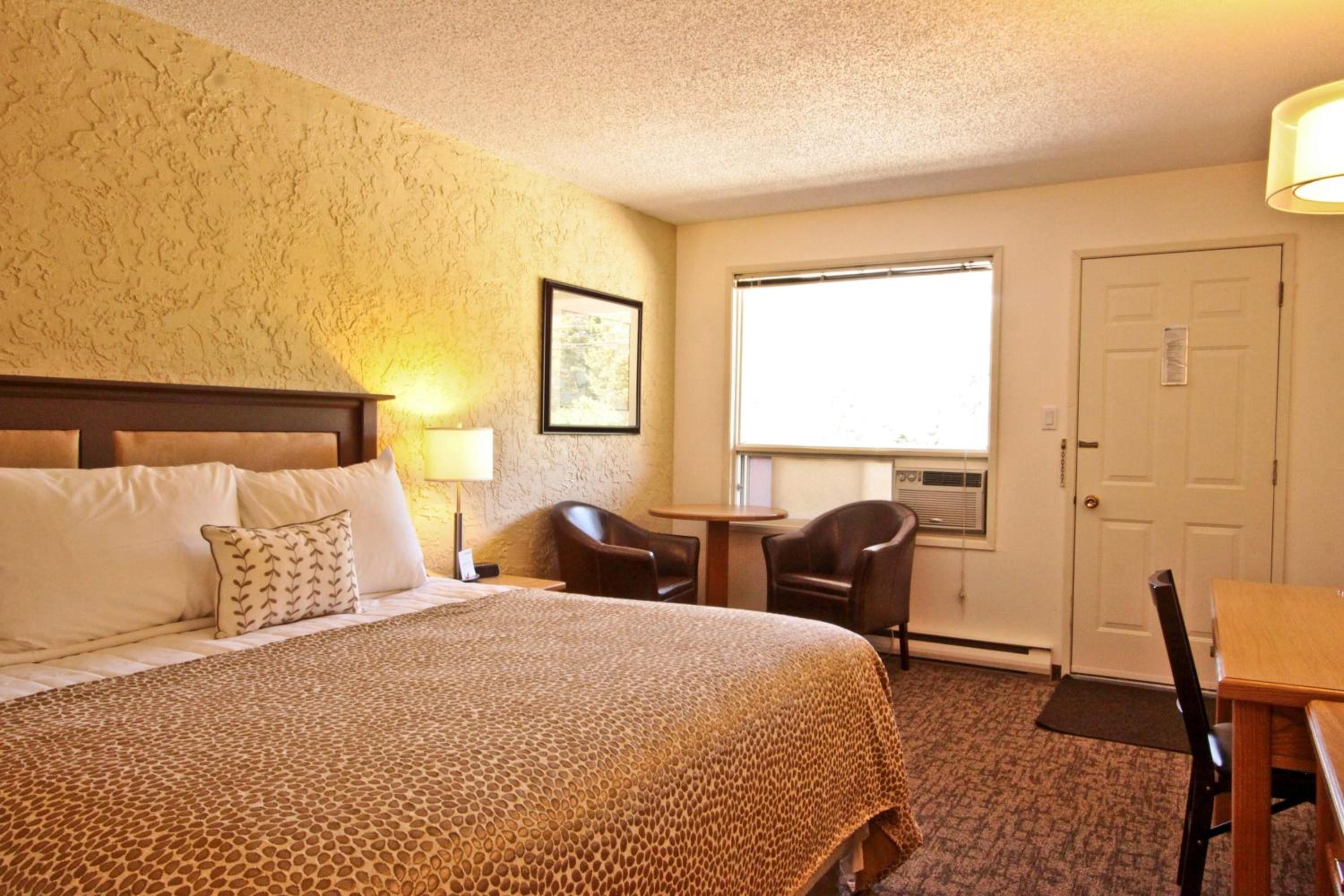 Standard King Room - Upper Level - Not Pet Friendly photo 1