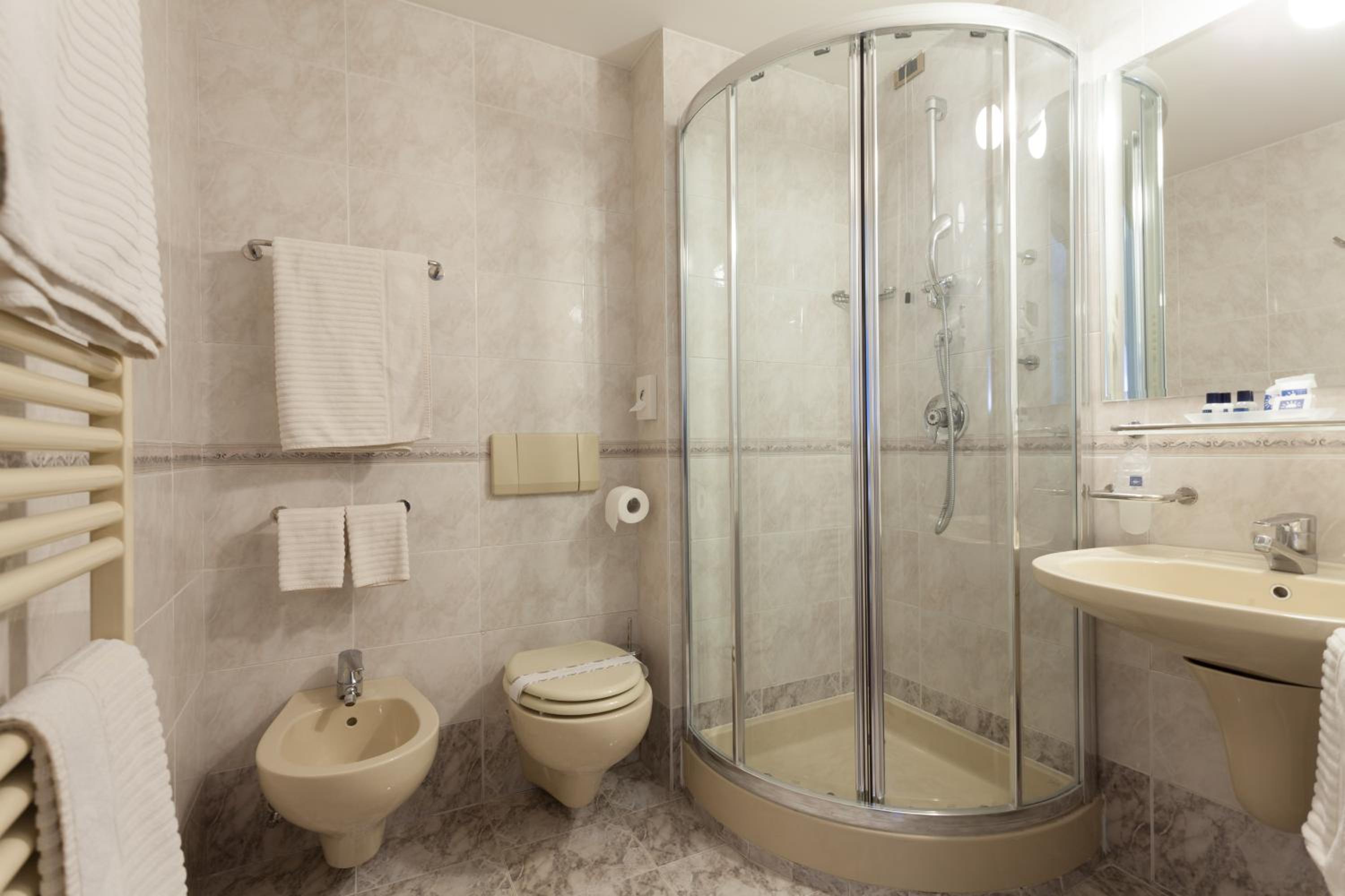 Standard Triple Room - Photo 2