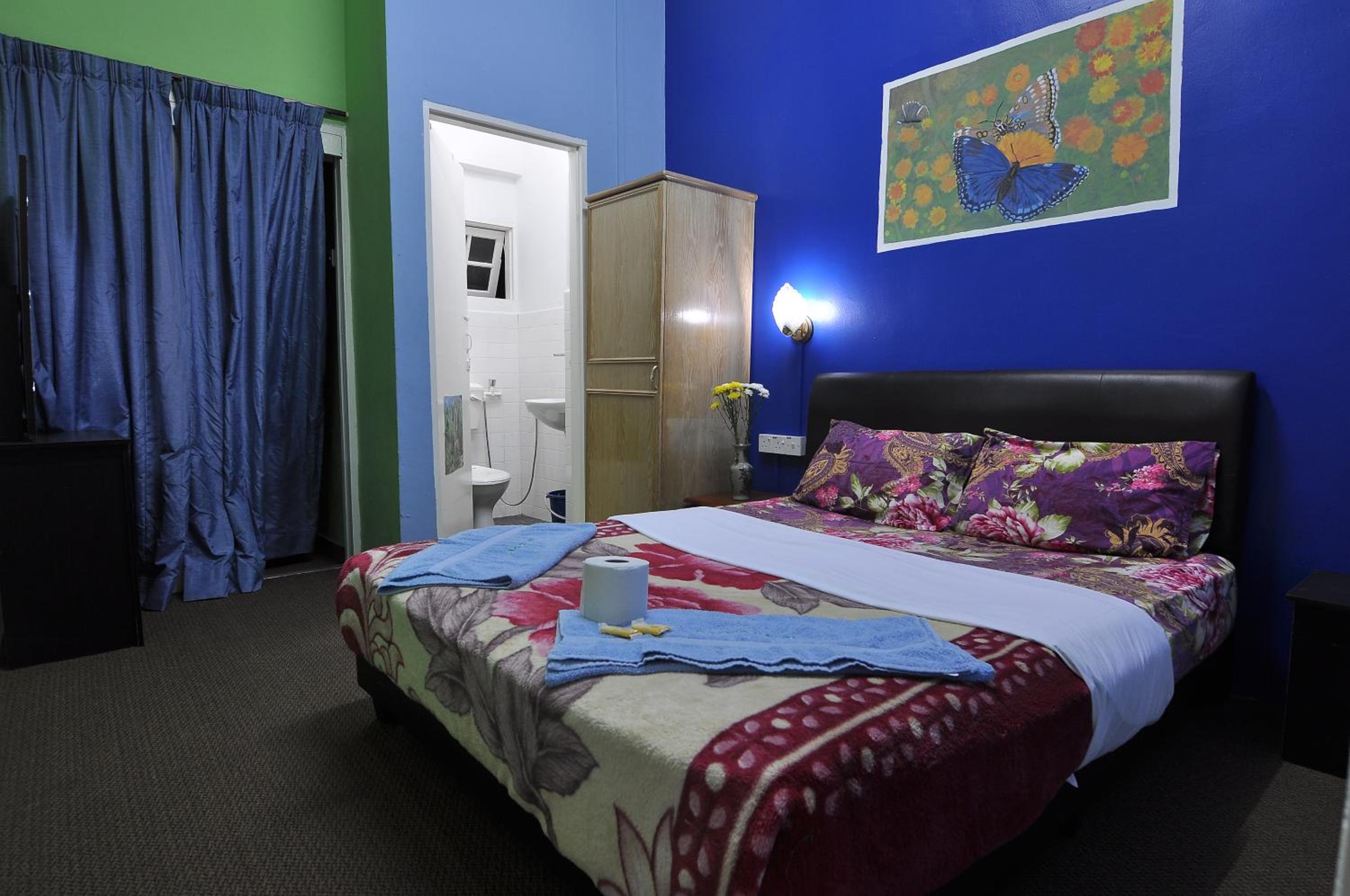 Double Room with Private Bathroom photo 2