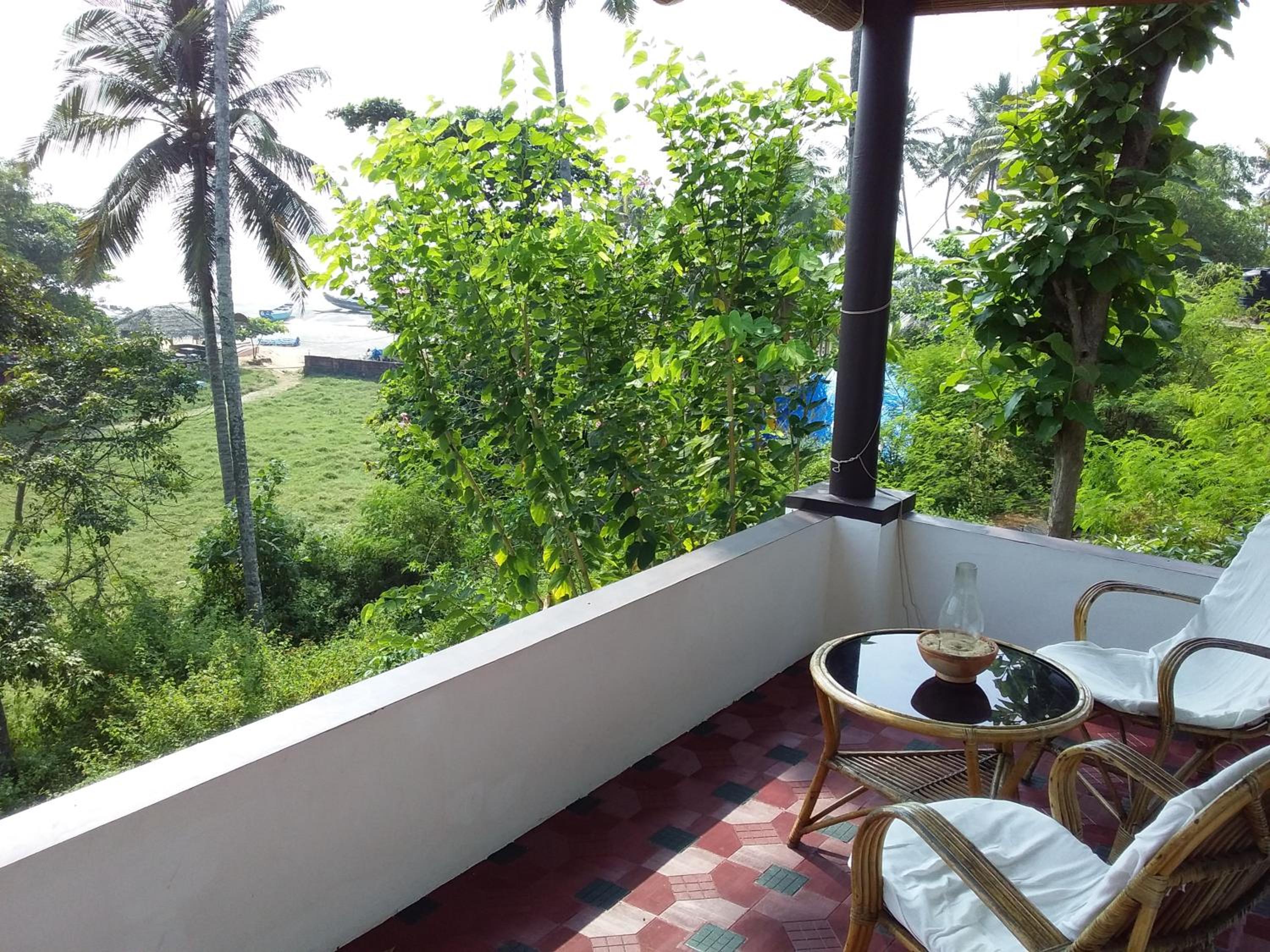 Deluxe Double Room with Balcony and Sea View photo 2